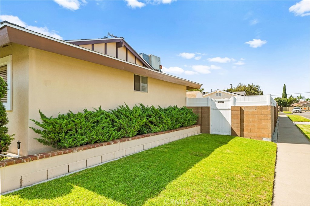 6051 Santa Barbara Avenue