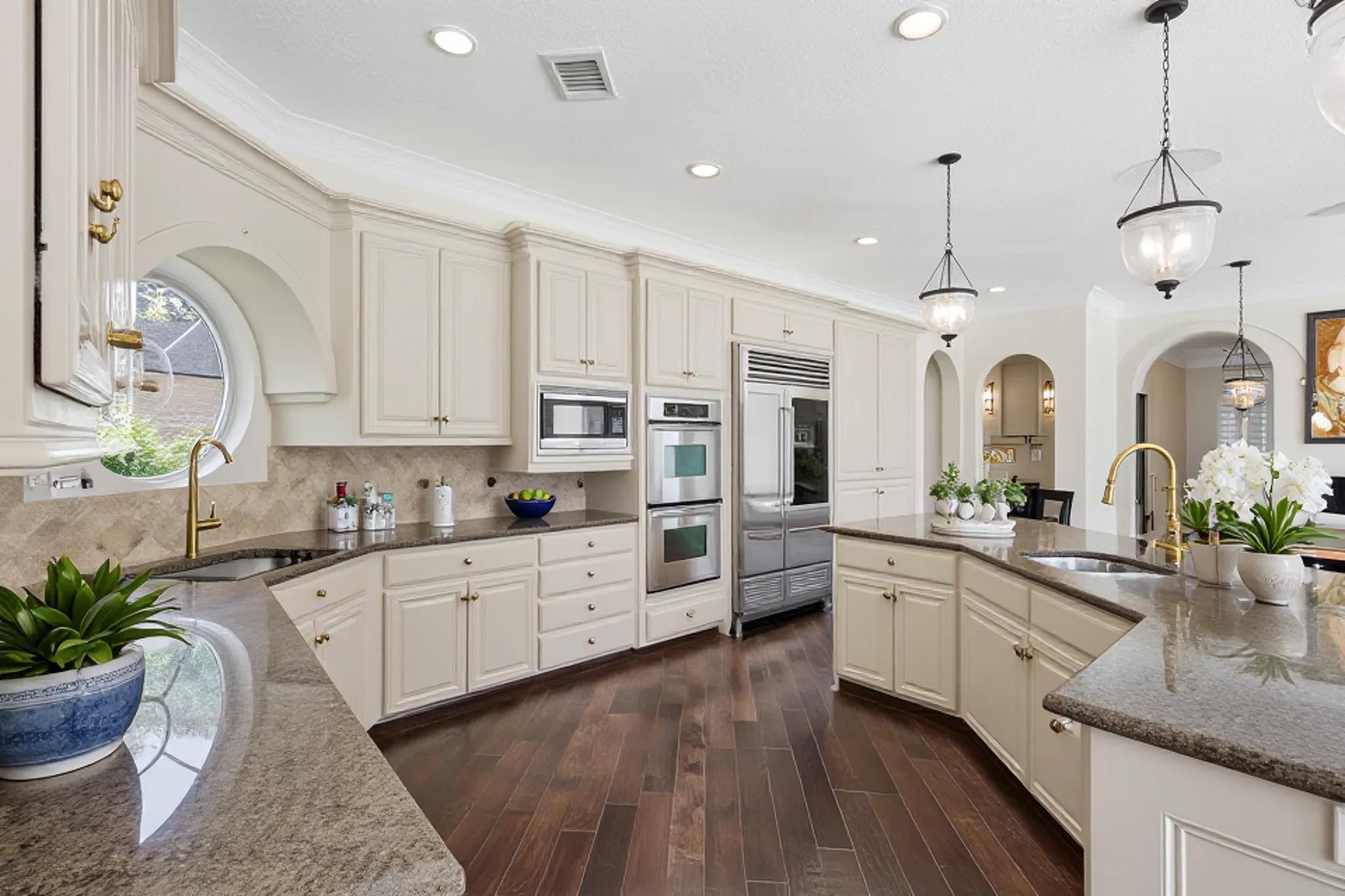 3315 Riviera Drive