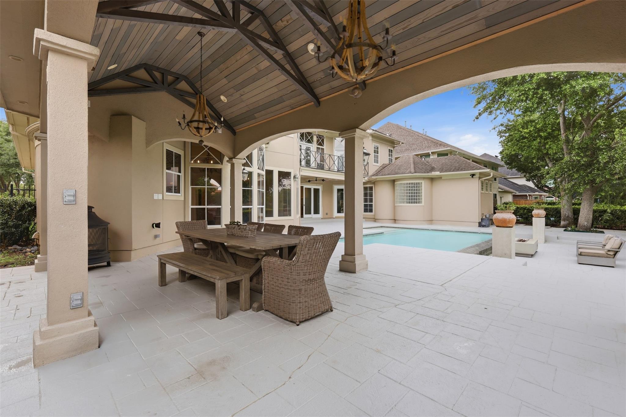 3315 Riviera Drive