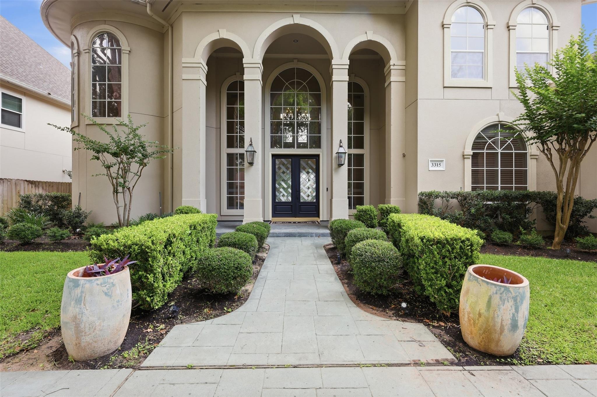 3315 Riviera Drive