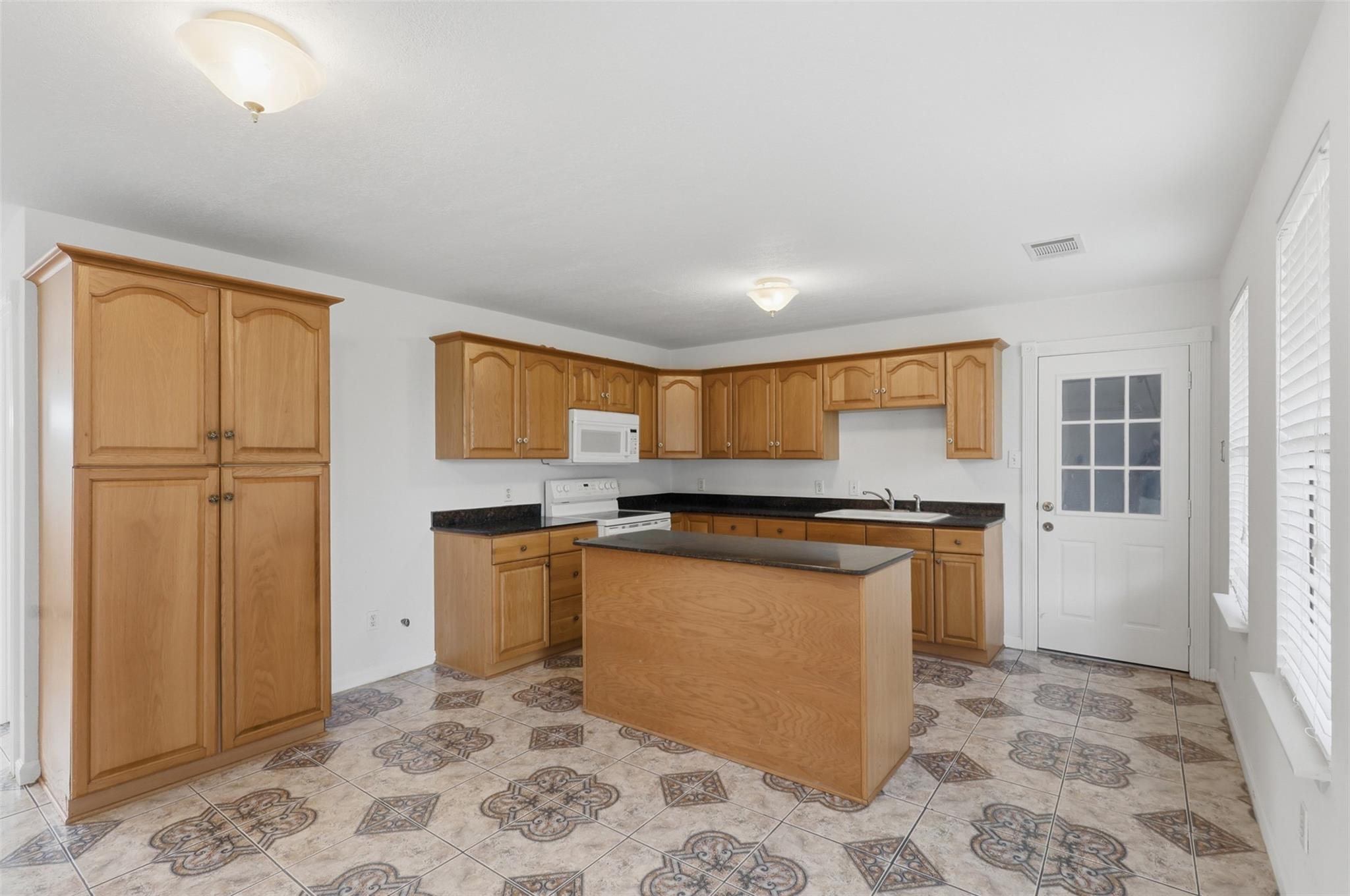 3834 Quail Hollow Drive