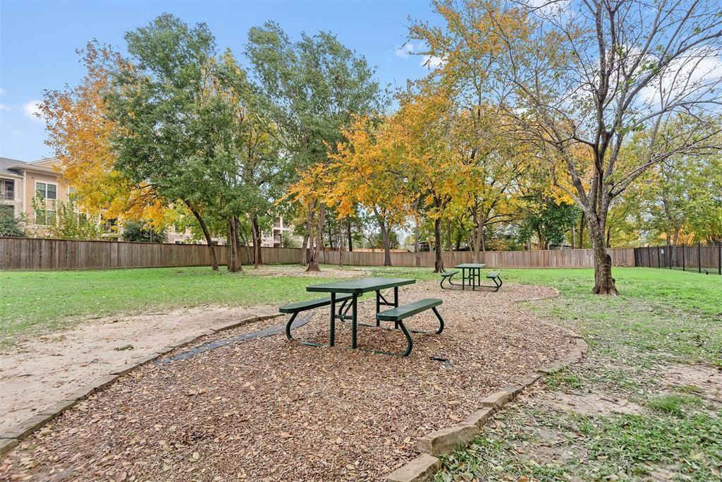 2135 Stacy Knoll
