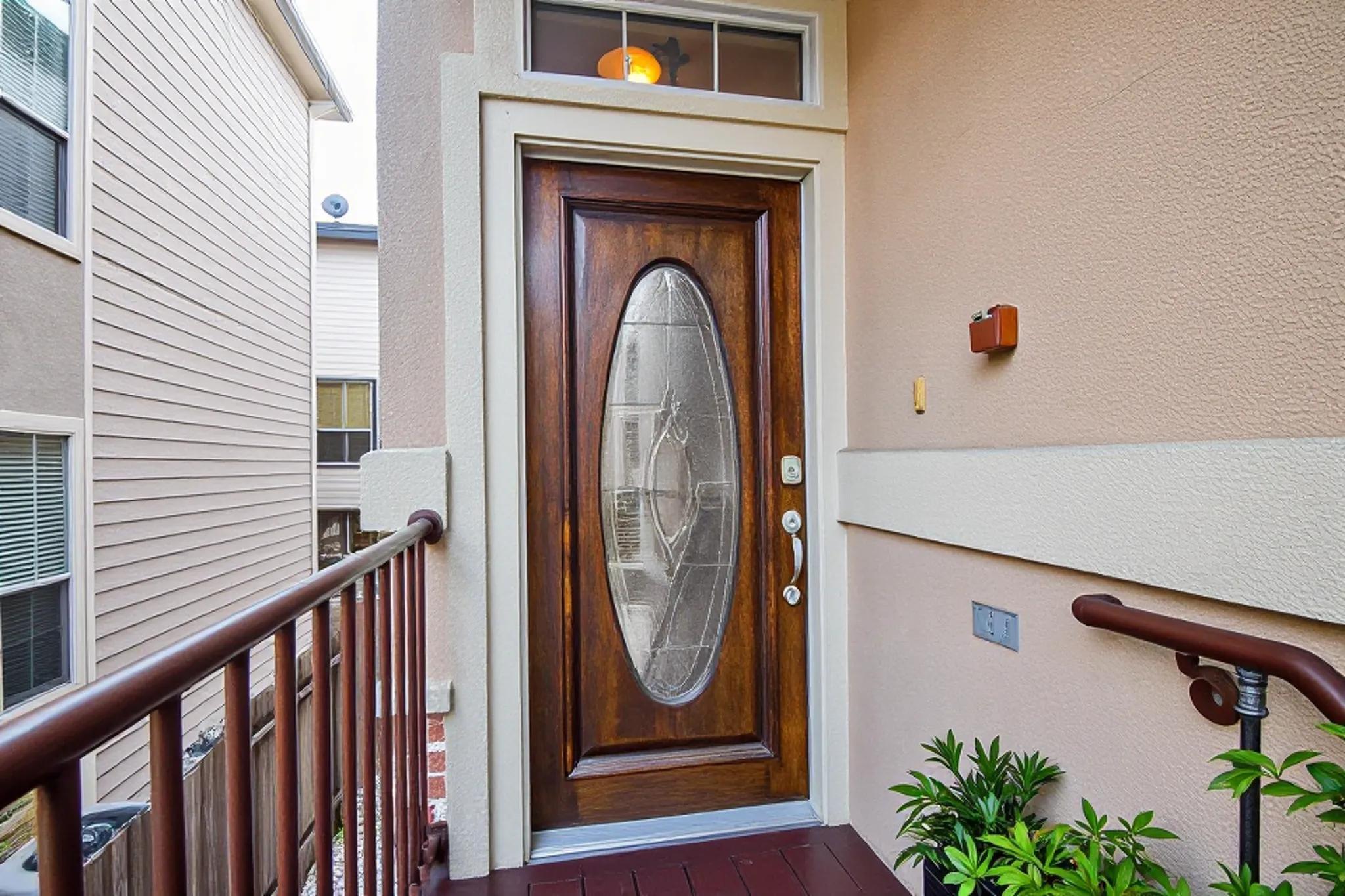 2135 Stacy Knoll