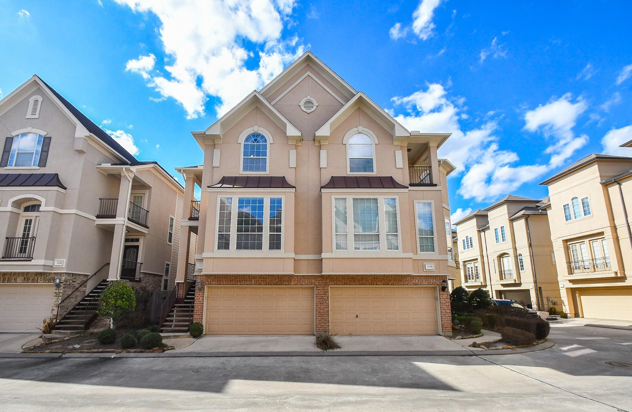 2135 Stacy Knoll