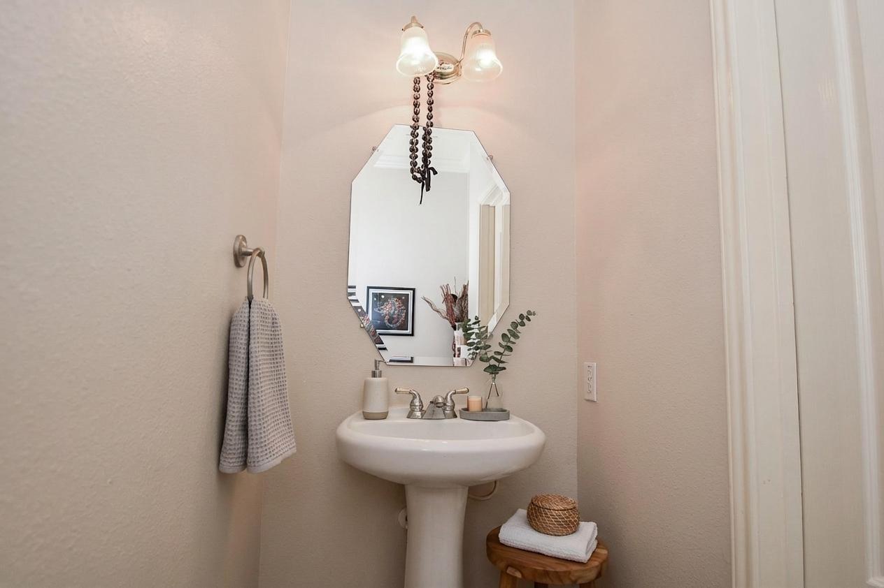 2135 Stacy Knoll