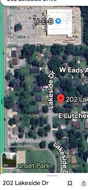 Map marking 202 Lakeside Drive near Sunset Park and H-E-B in Orange, Texas.