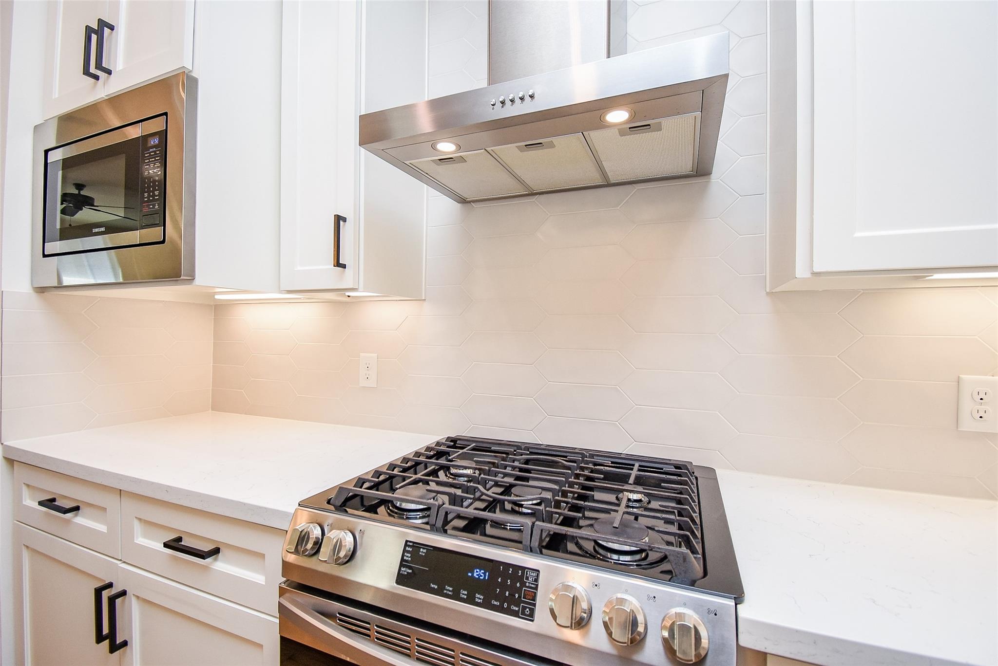 918 W 25th Street Unit: E