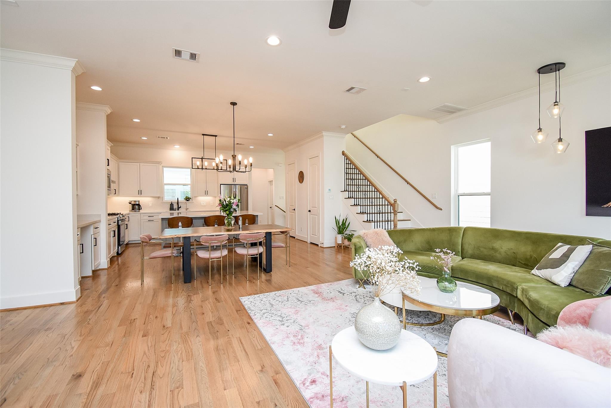 918 W 25th Street Unit: E