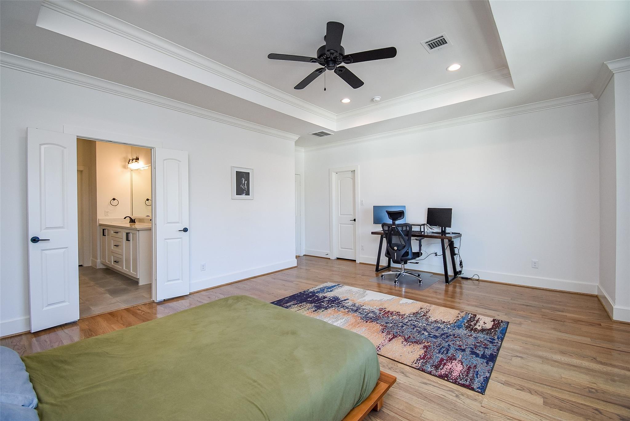918 W 25th Street Unit: E