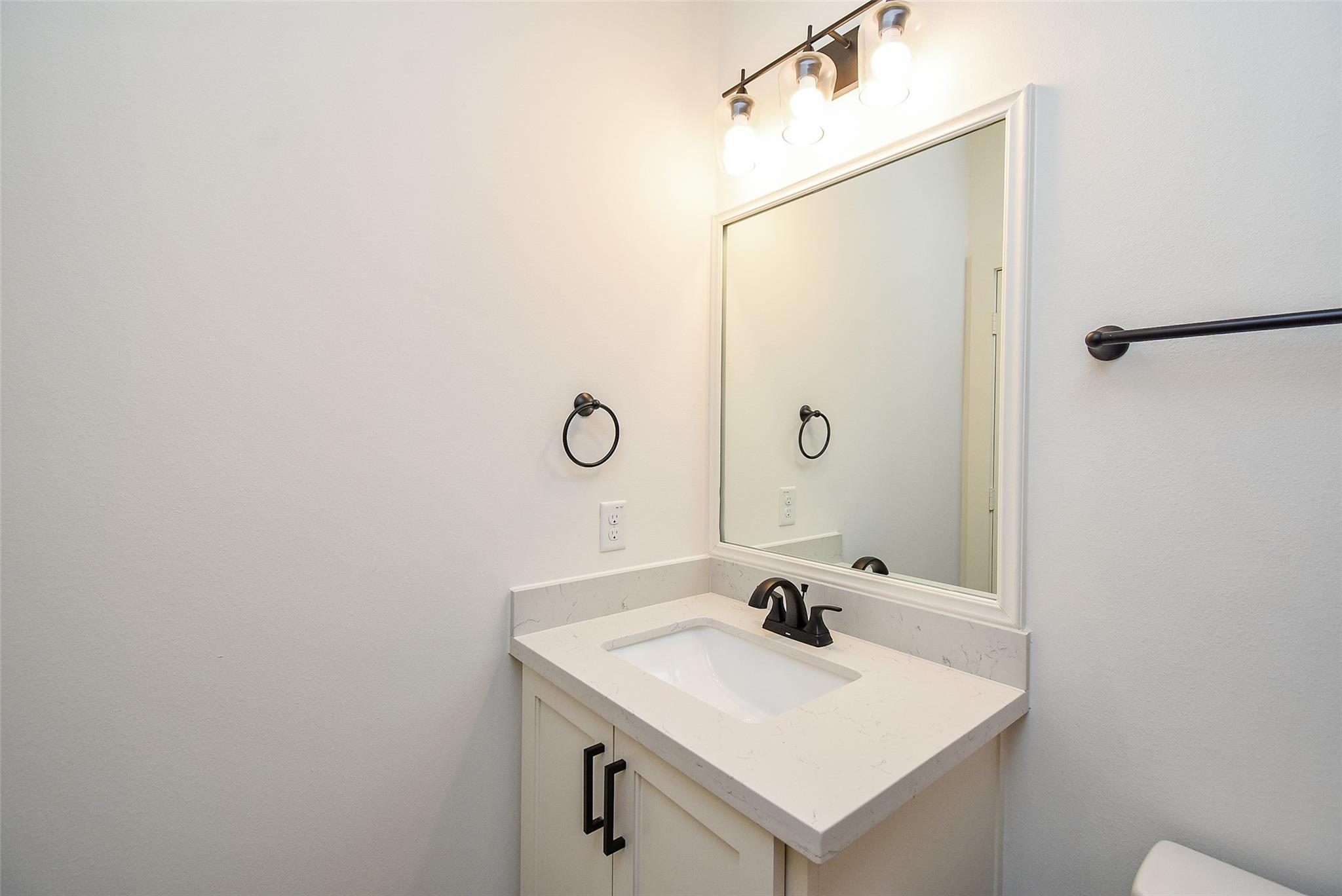918 W 25th Street Unit: E