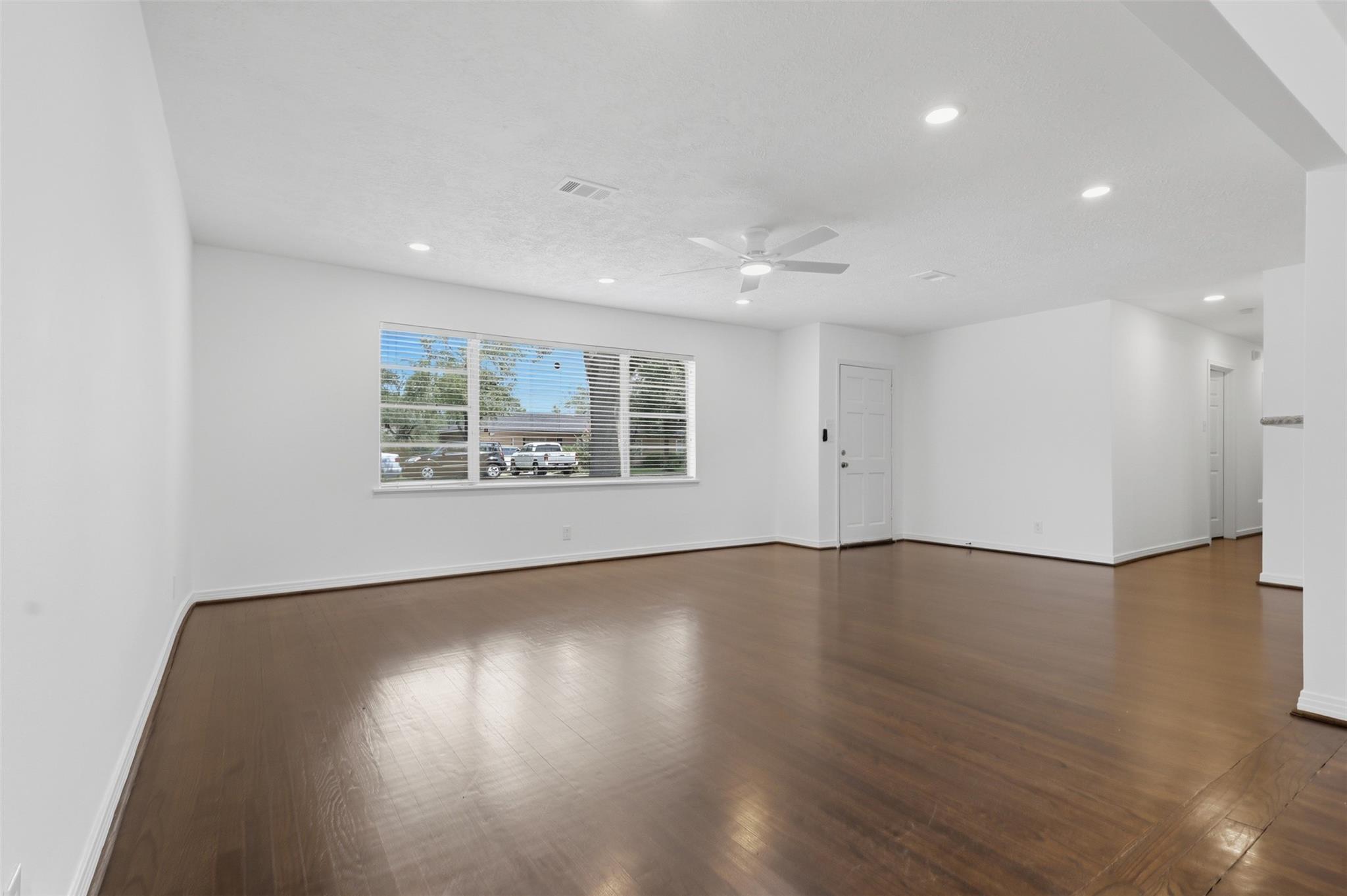10033 Whiteside Lane