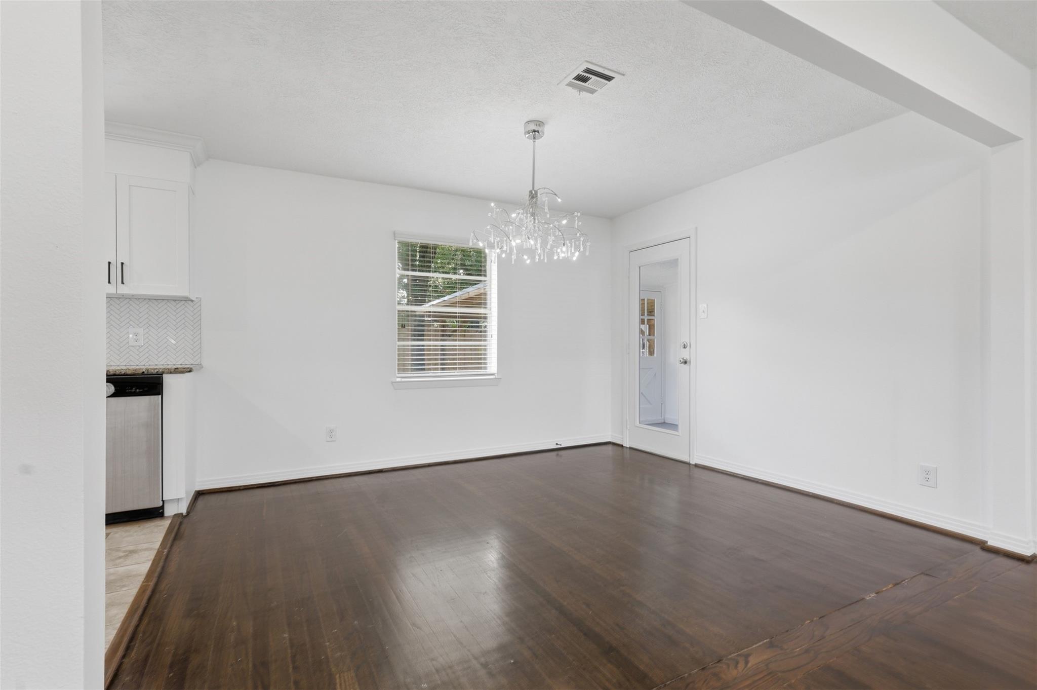 10033 Whiteside Lane