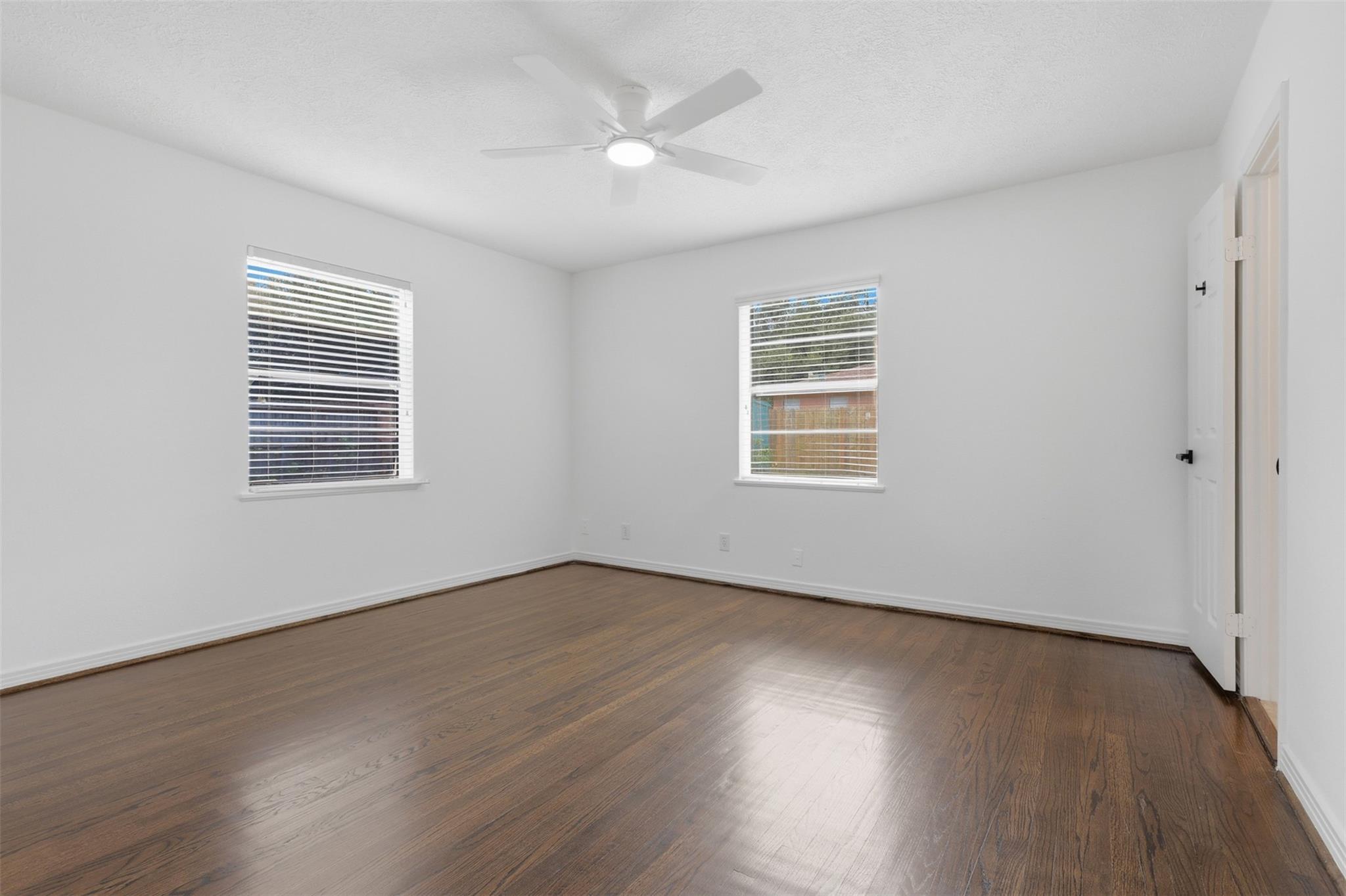 10033 Whiteside Lane