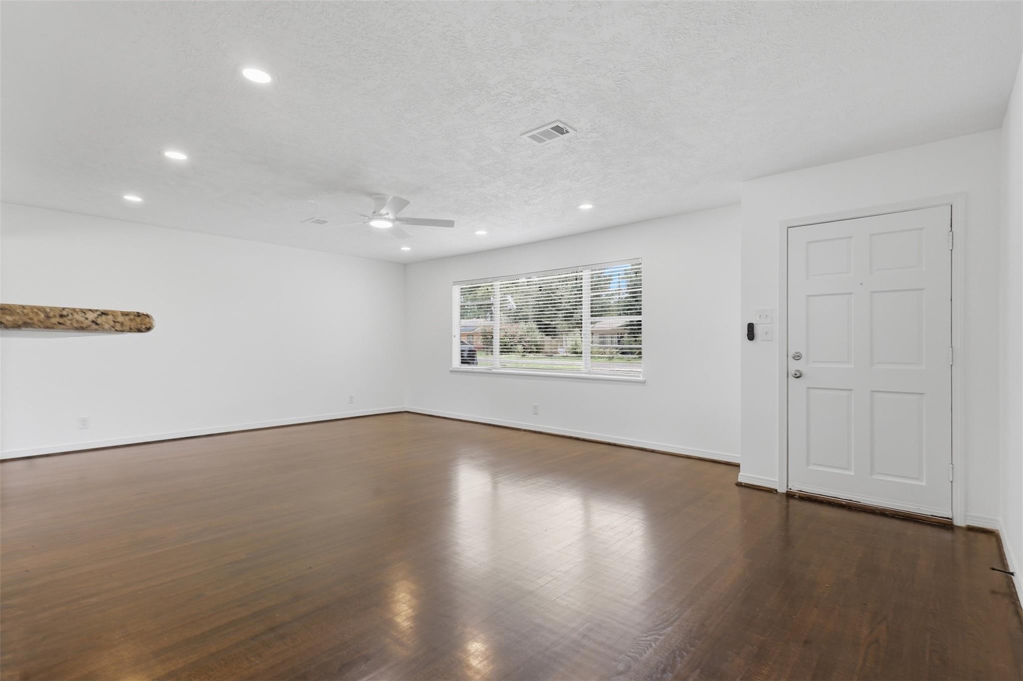 10033 Whiteside Lane