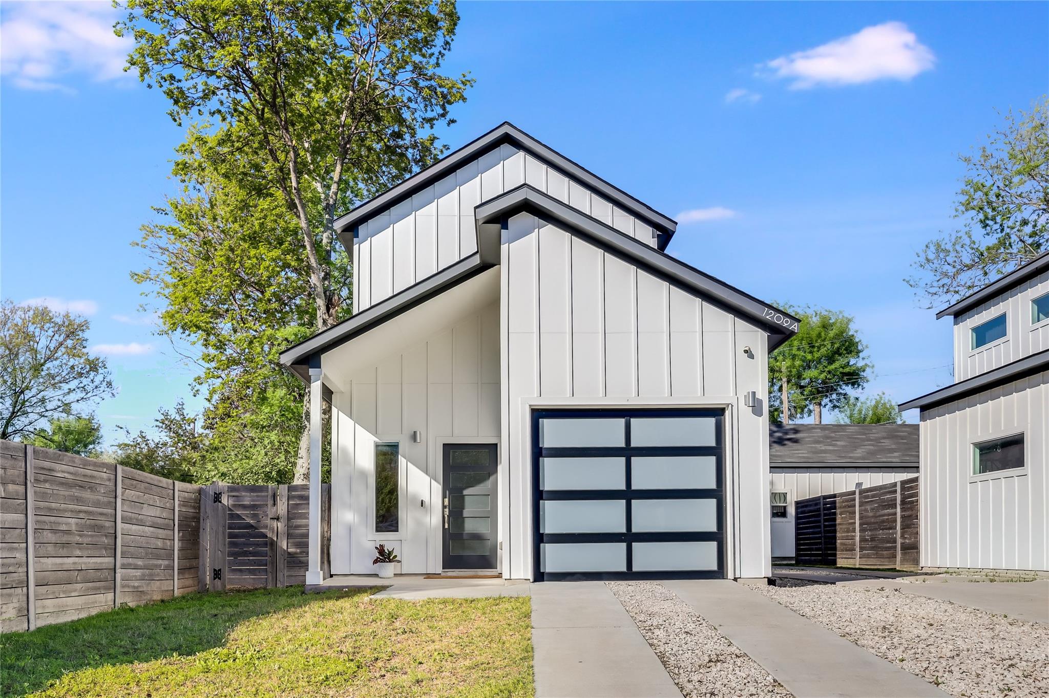 1209 E Saint Johns Ave # A