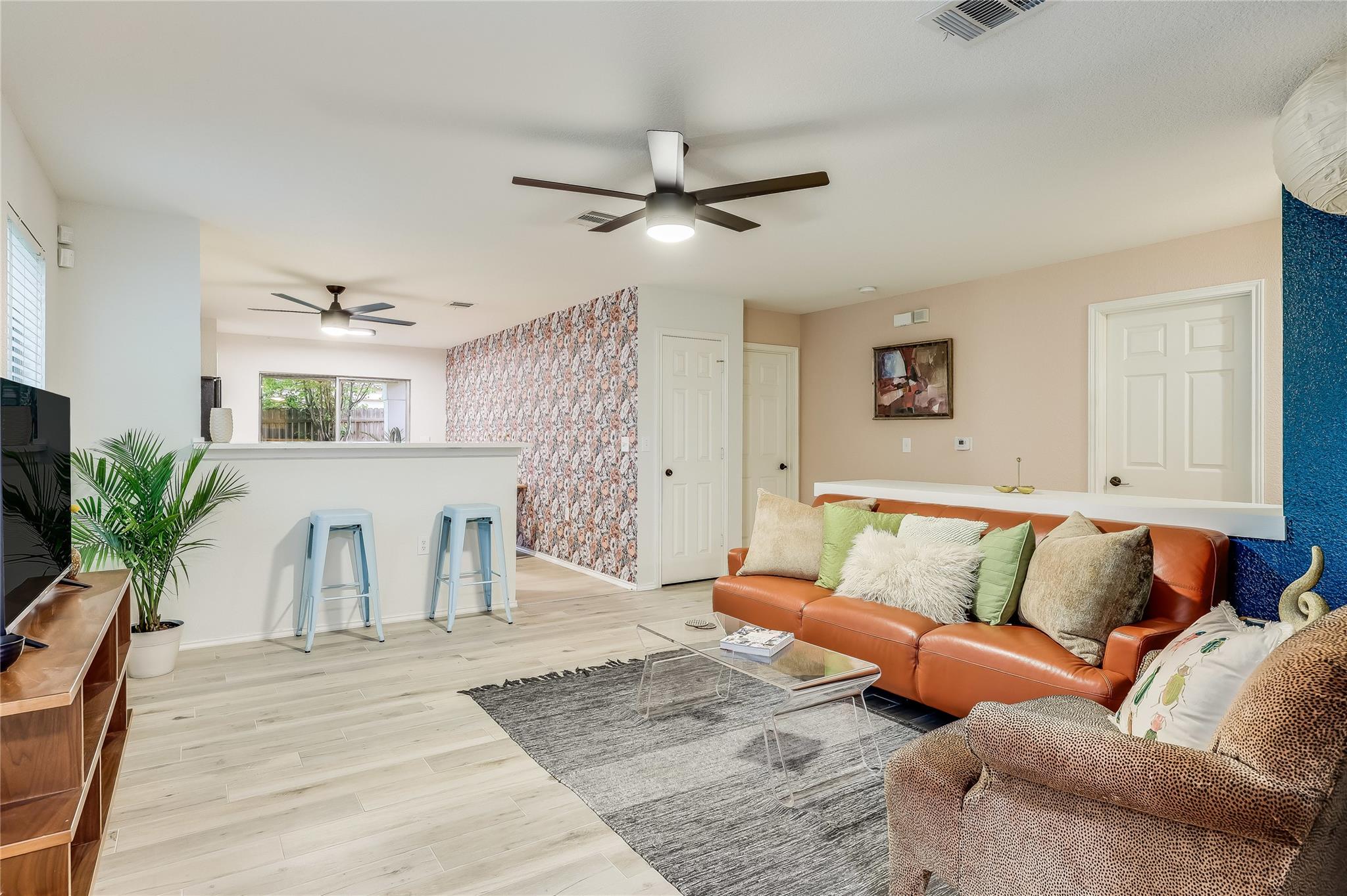 5301 Apple Orchard LN