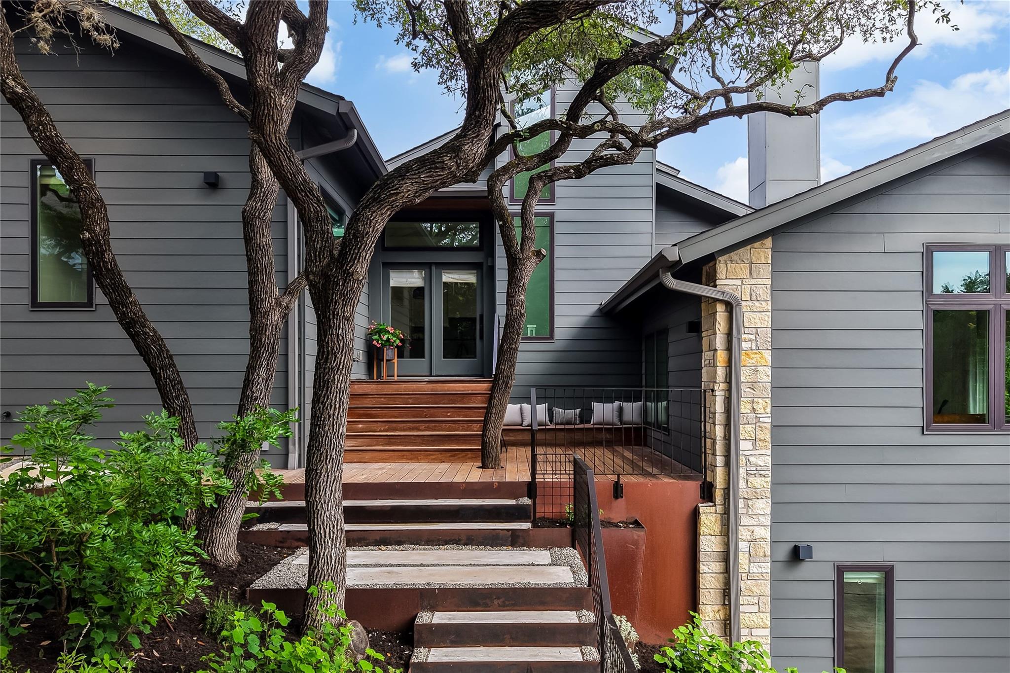 5801 Valley CIR