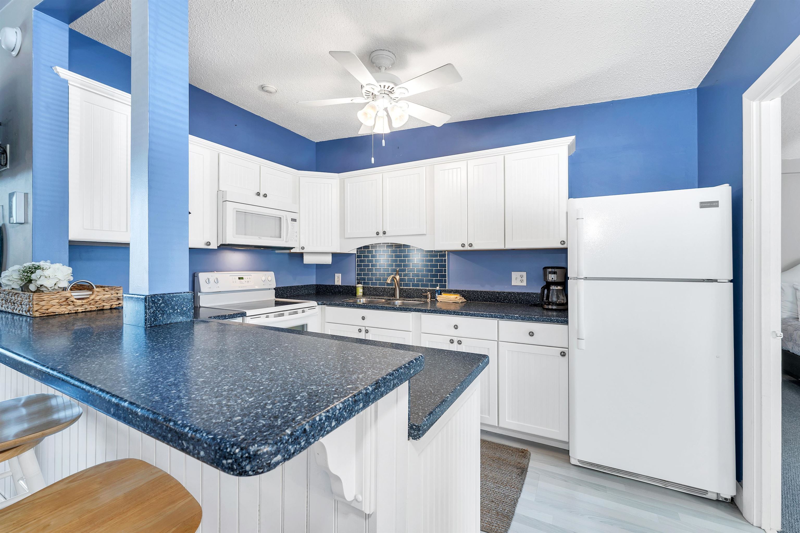 75 Treetop Circle Unit: 33