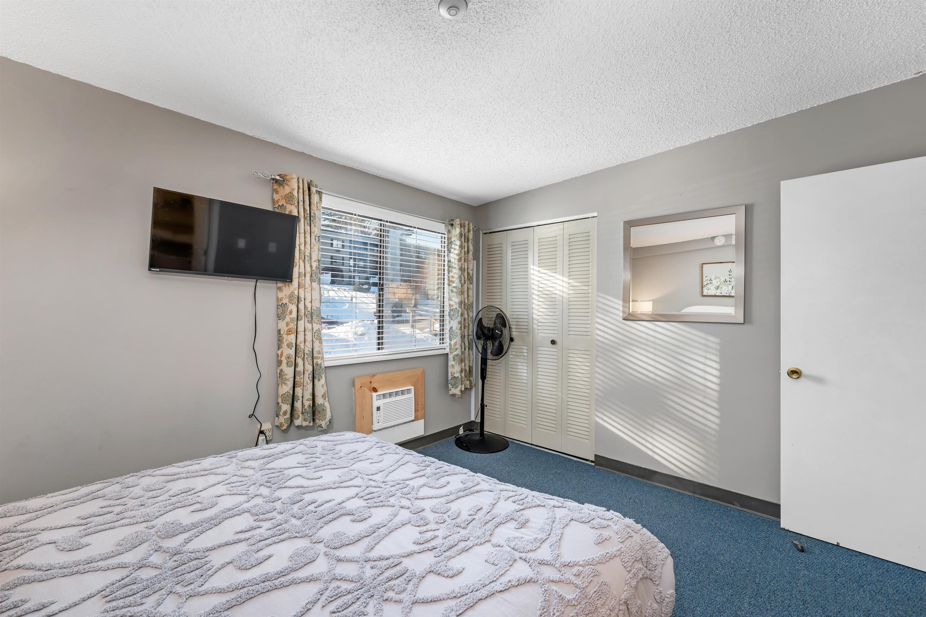 75 Treetop Circle Unit: 33