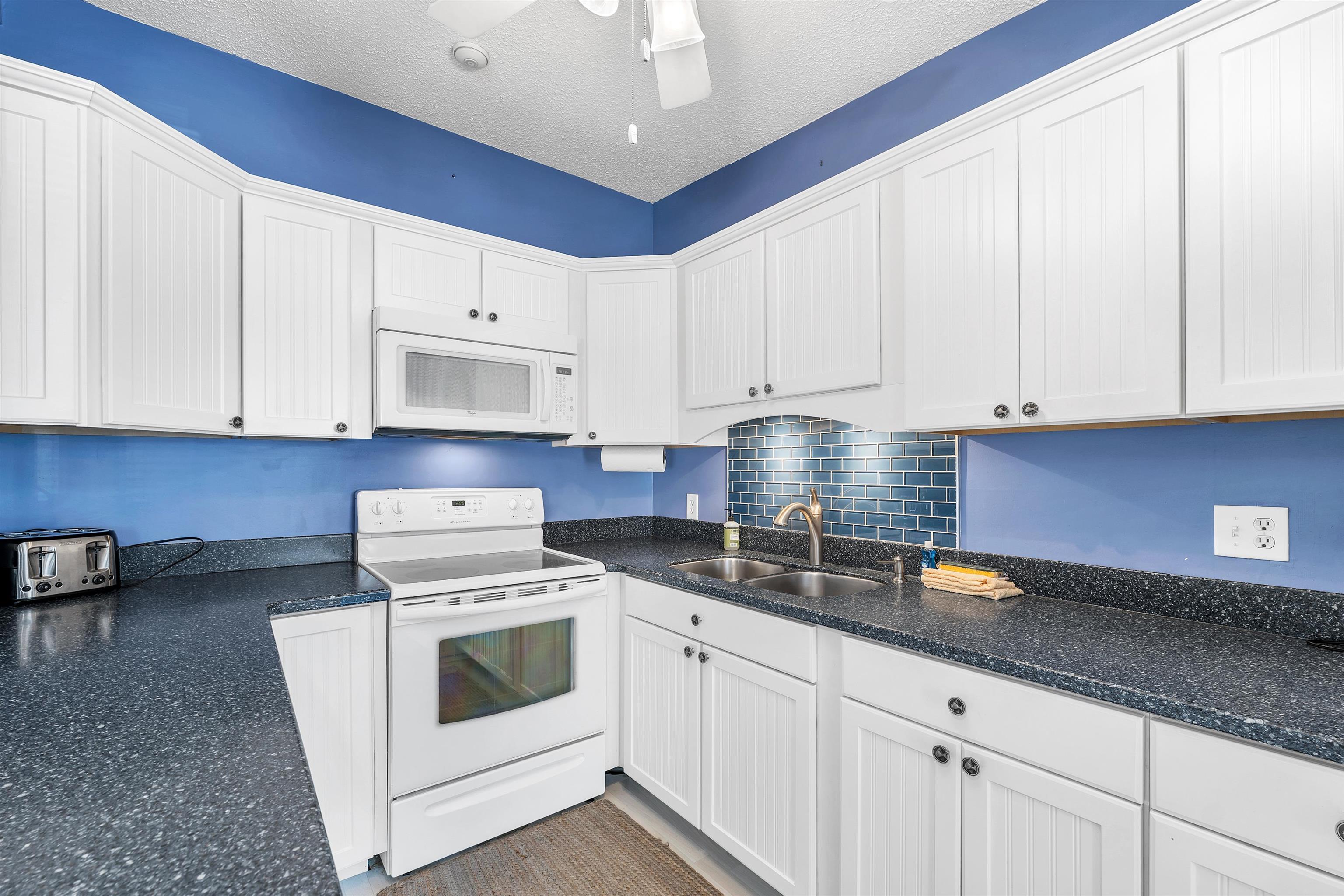 75 Treetop Circle Unit: 33