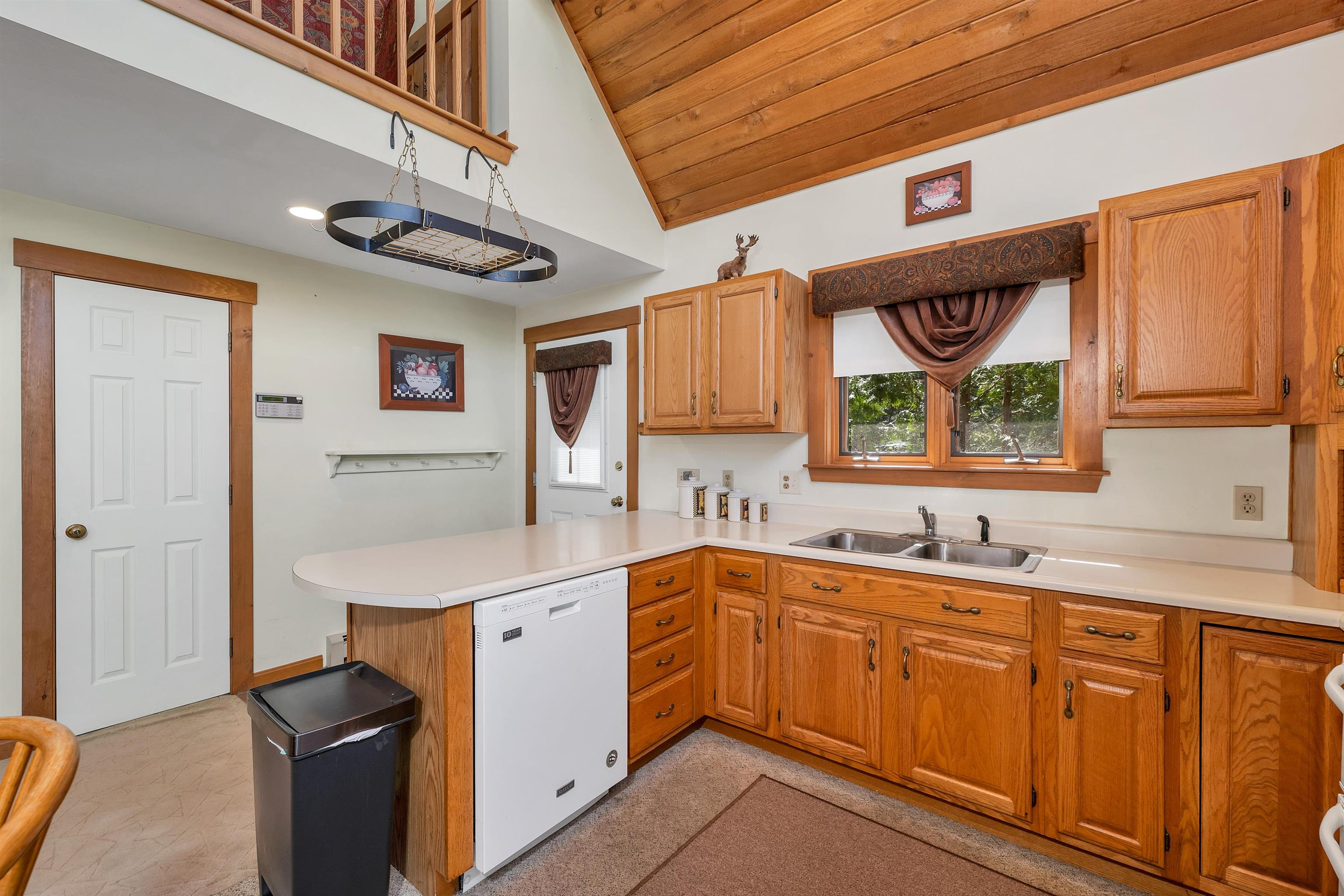 4 Brookside Road