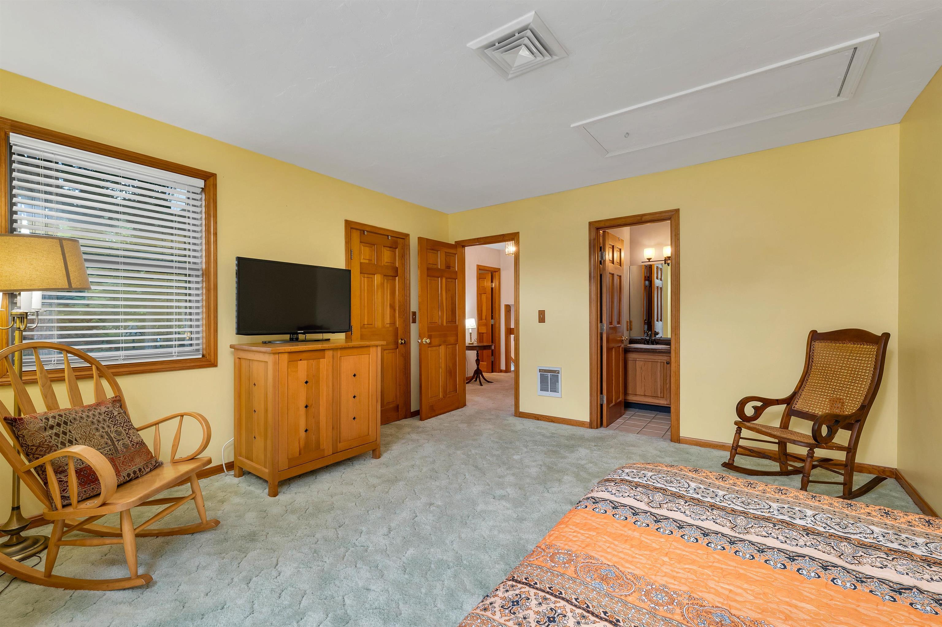 22 Nestledown Drive Unit: # A