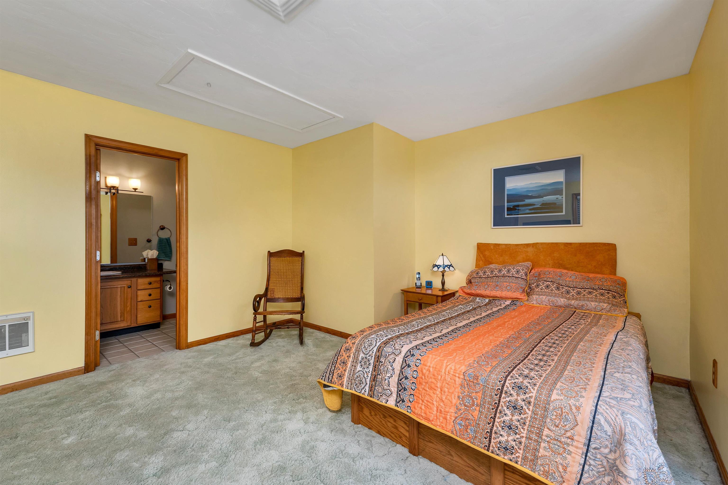 22 Nestledown Drive Unit: # A