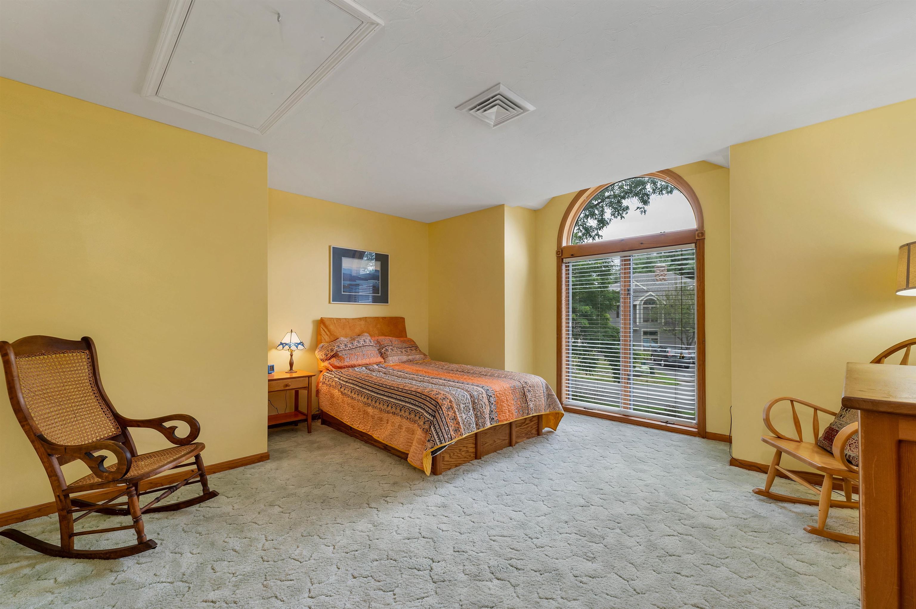 22 Nestledown Drive Unit: # A