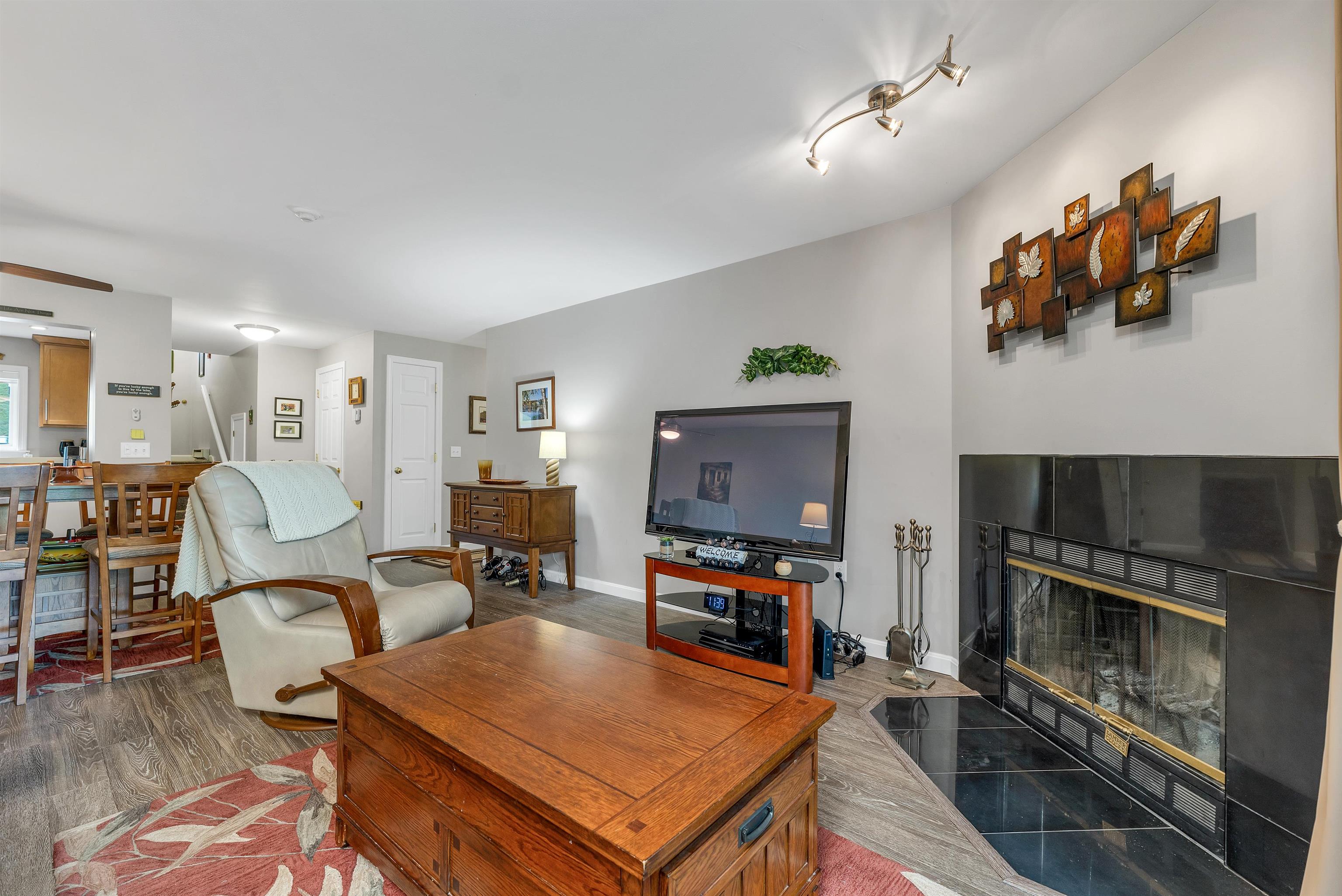 53 Evergreens Drive Unit: 3