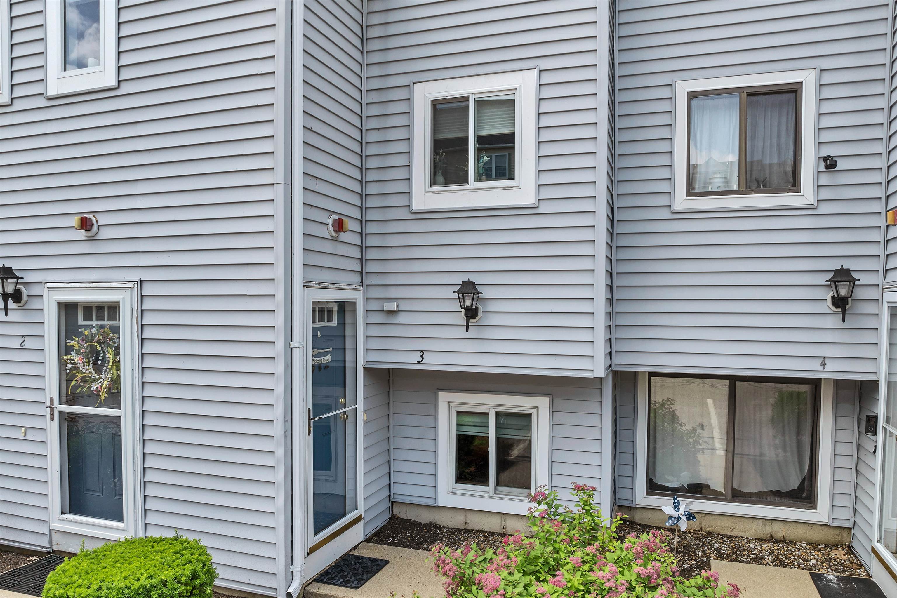 53 Evergreens Drive Unit: 3