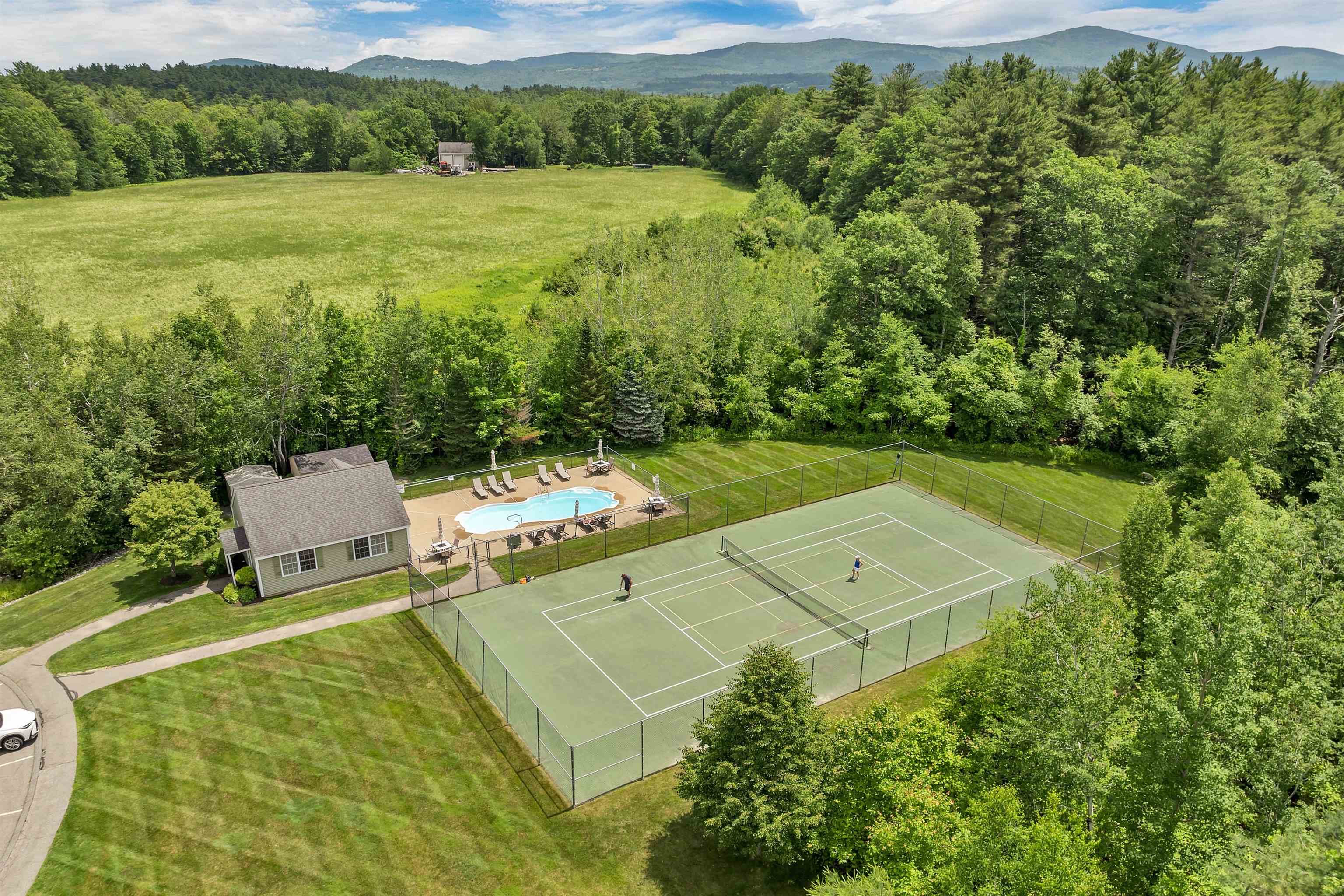 53 Evergreens Drive Unit: 3