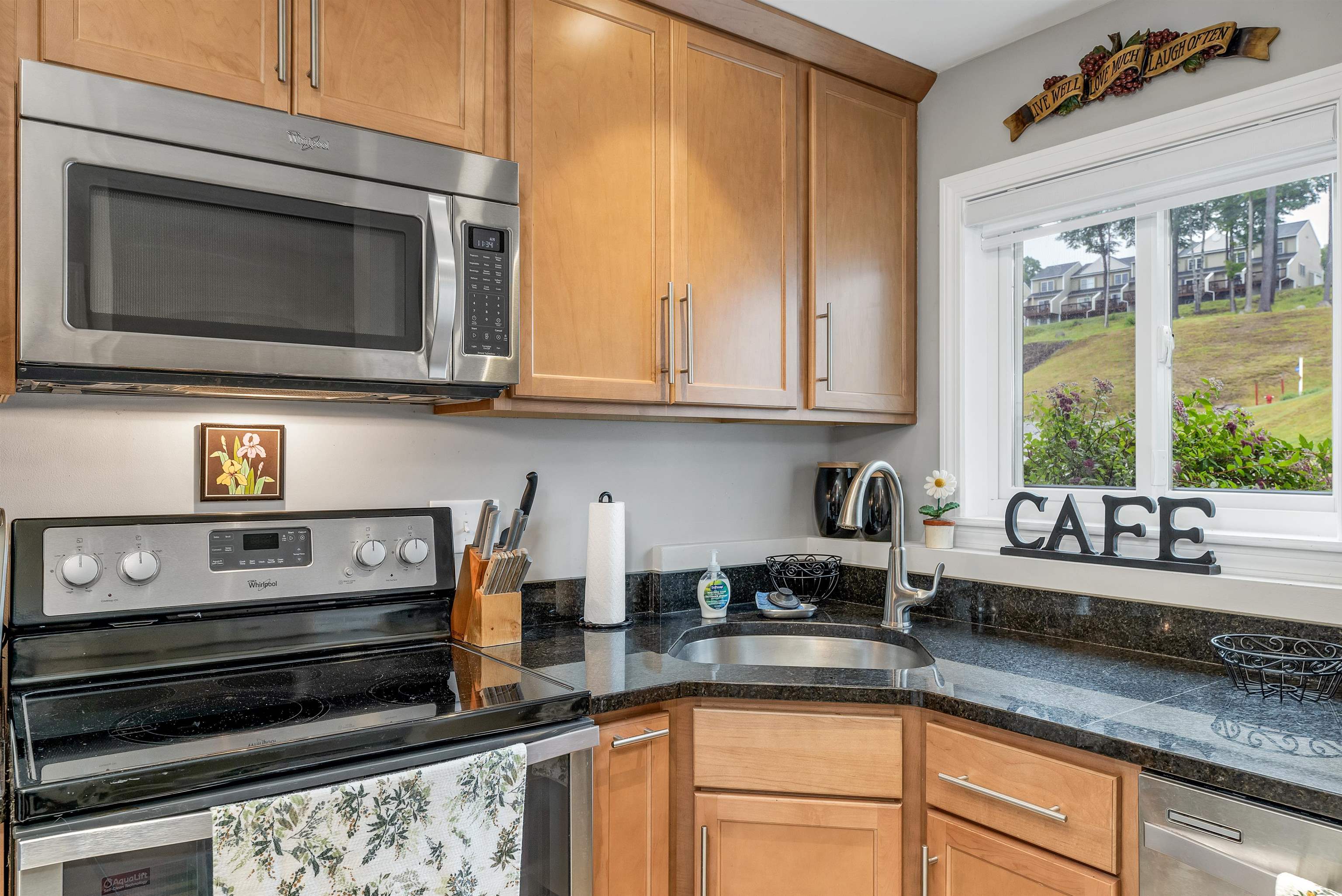 53 Evergreens Drive Unit: 3