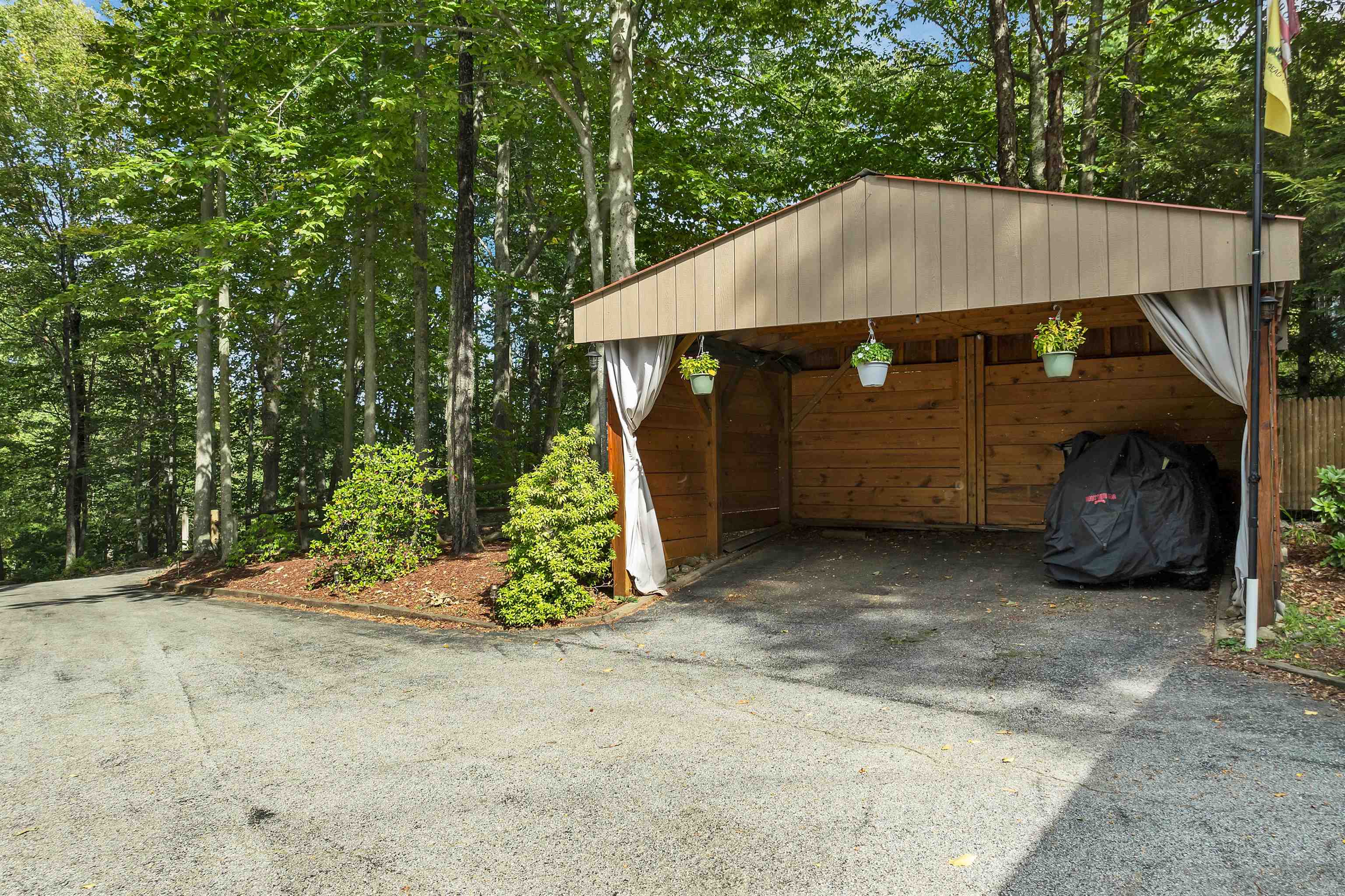 23 Canterbury Crossing