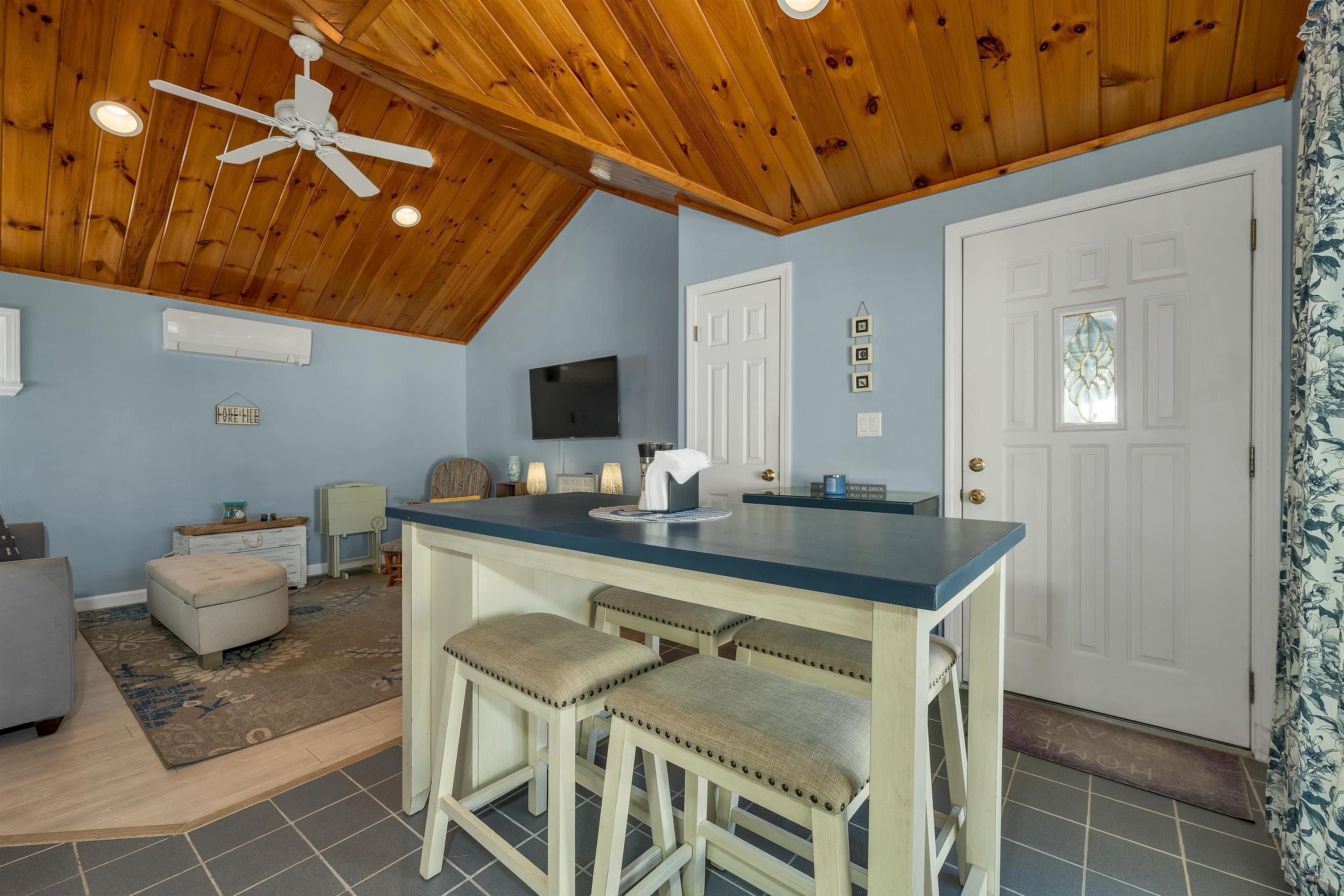 144 Lake Street Unit: 2