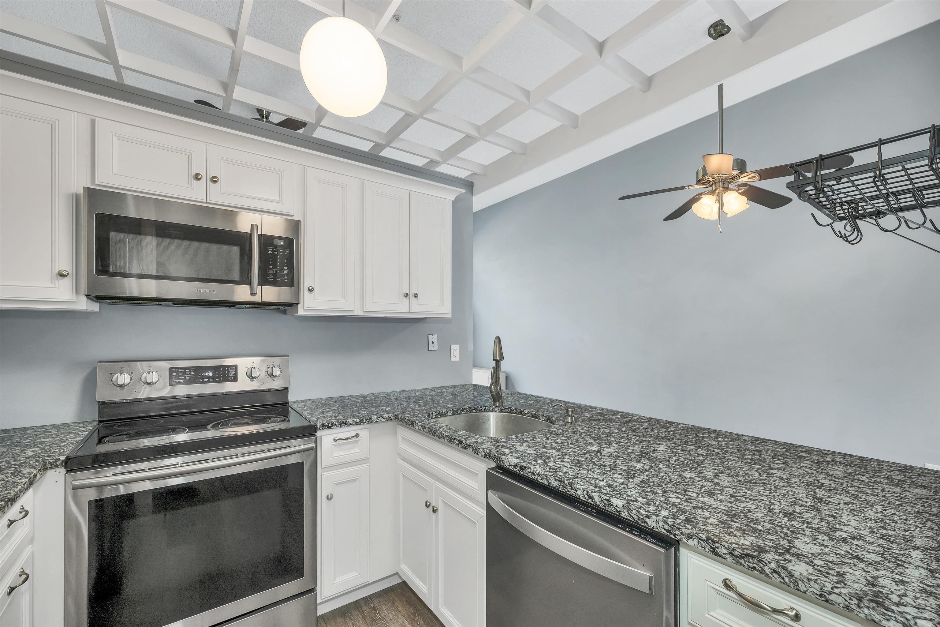 918 N Main Street Unit: 7