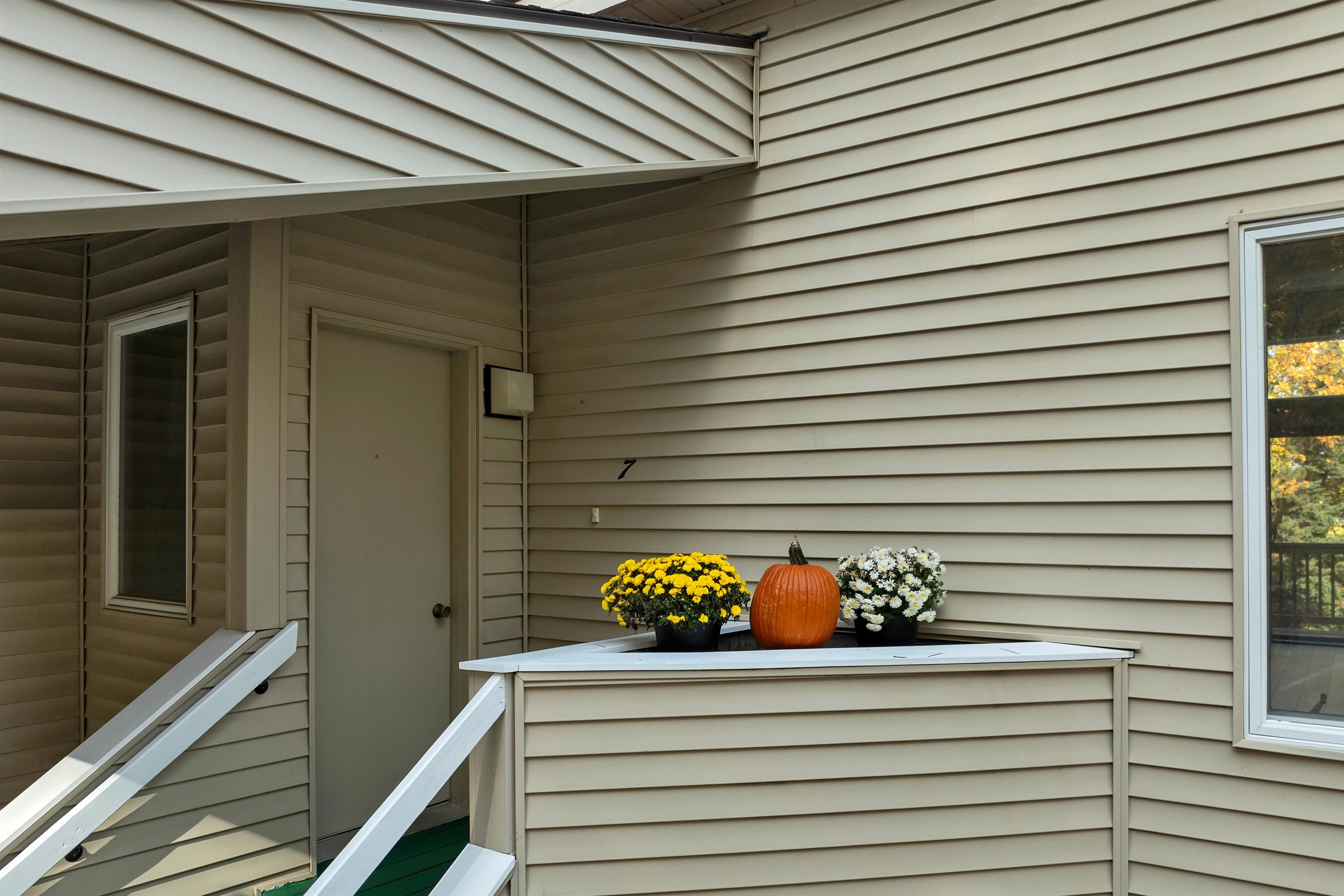 918 N Main Street Unit: 7