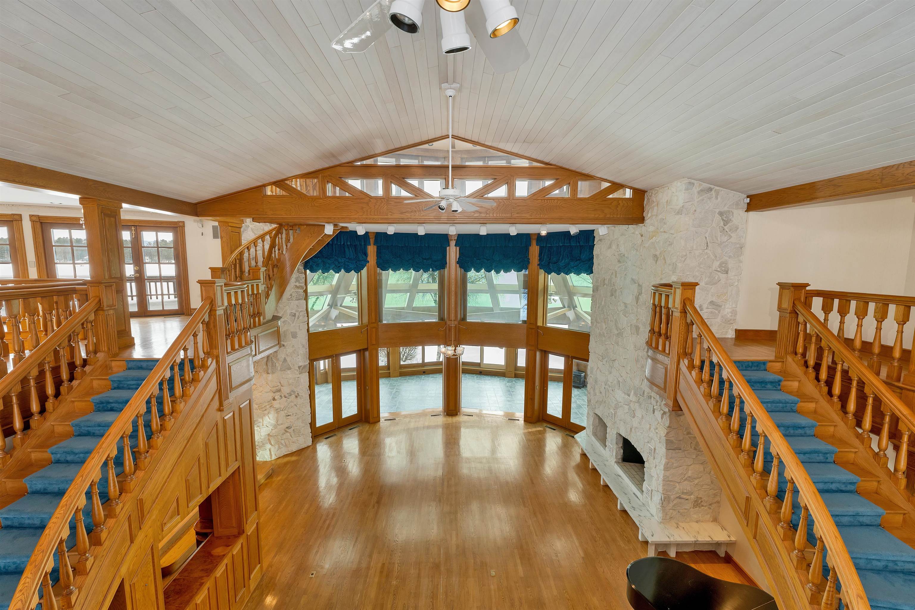 211 Dockham Shore Road