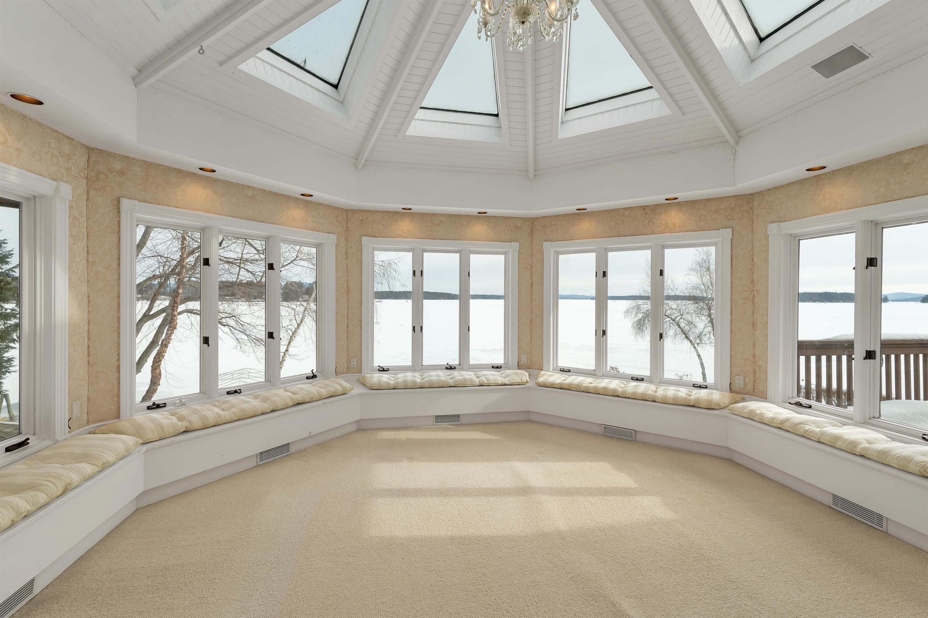 211 Dockham Shore Road