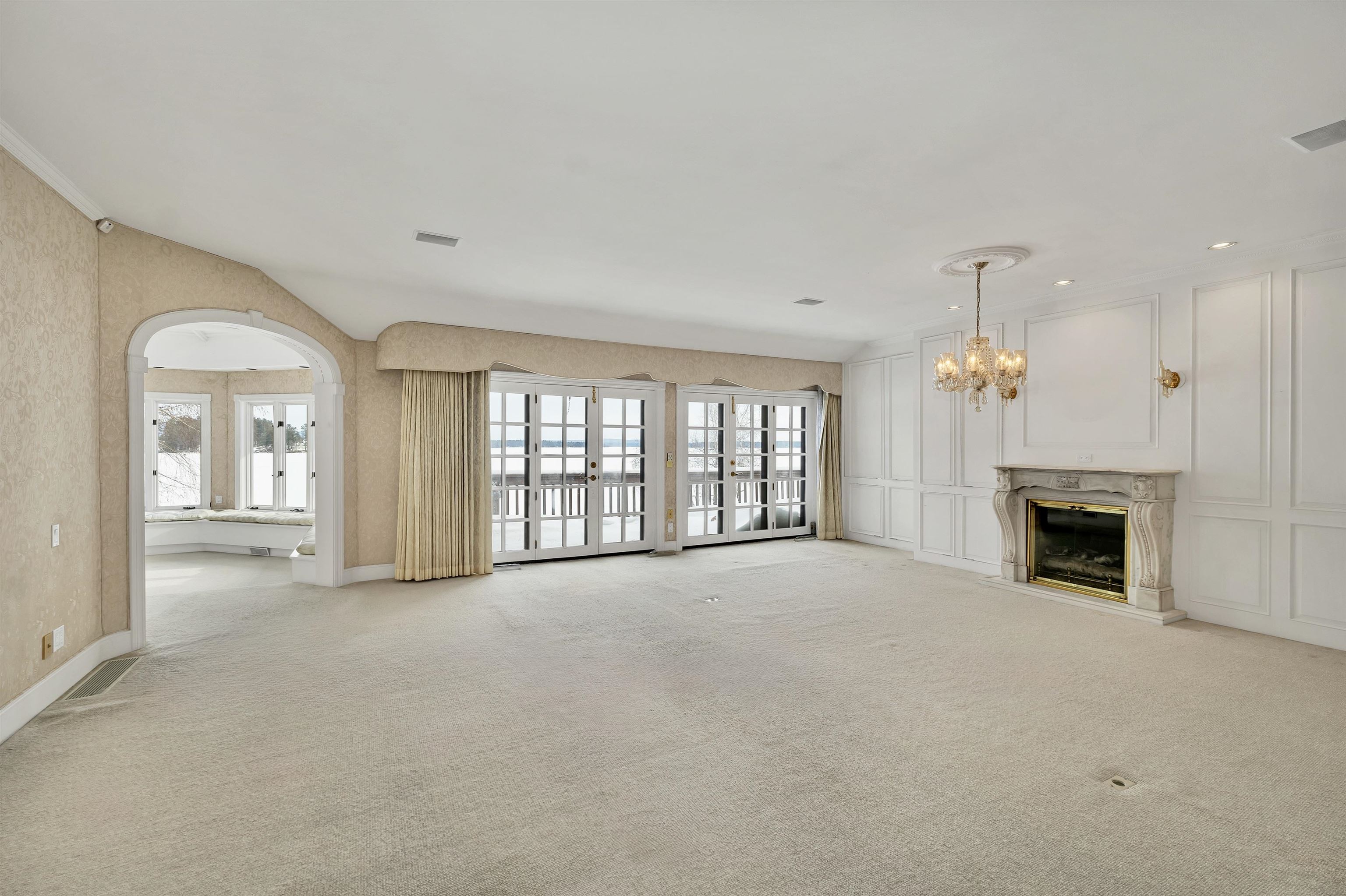 211 Dockham Shore Road