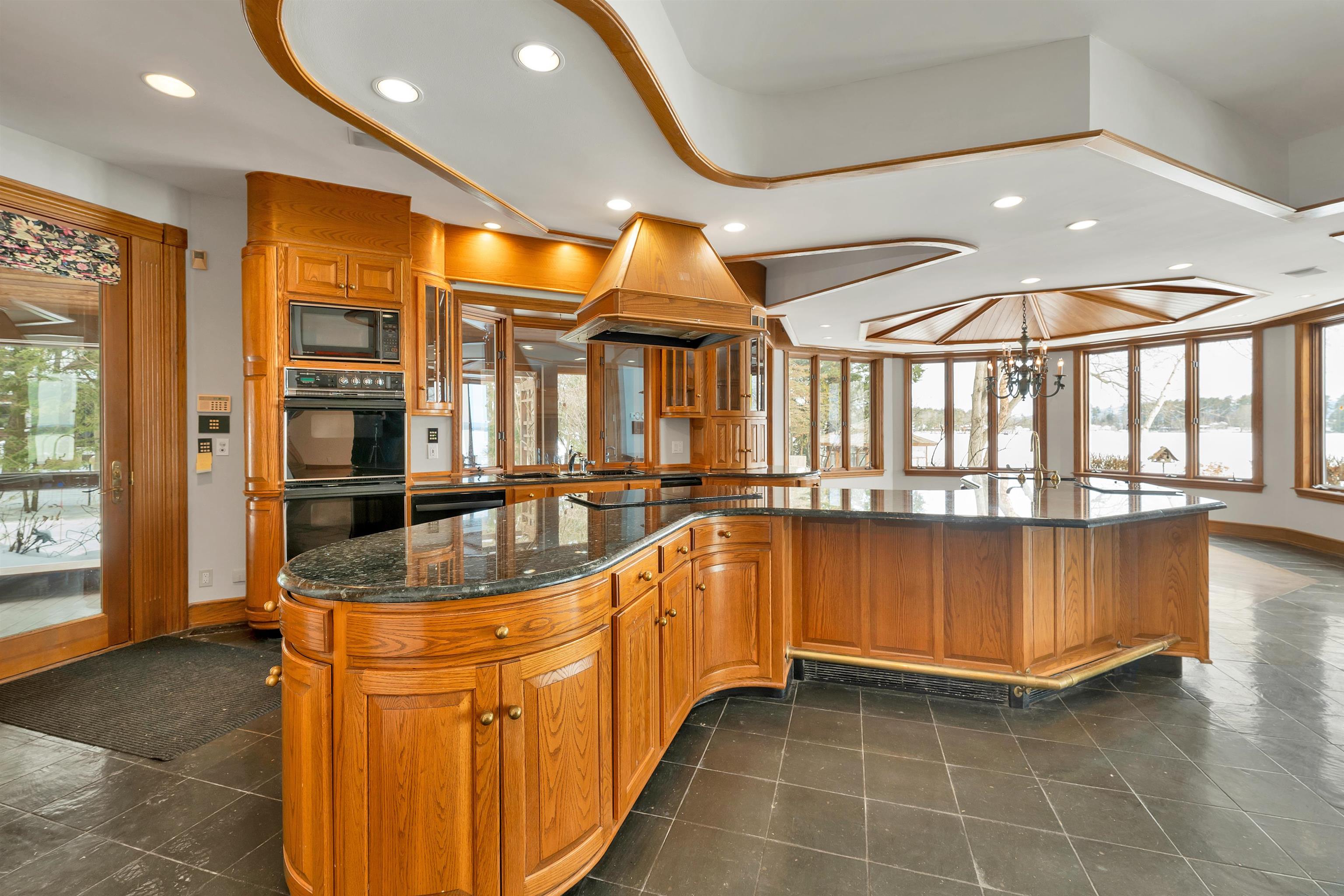 211 Dockham Shore Road