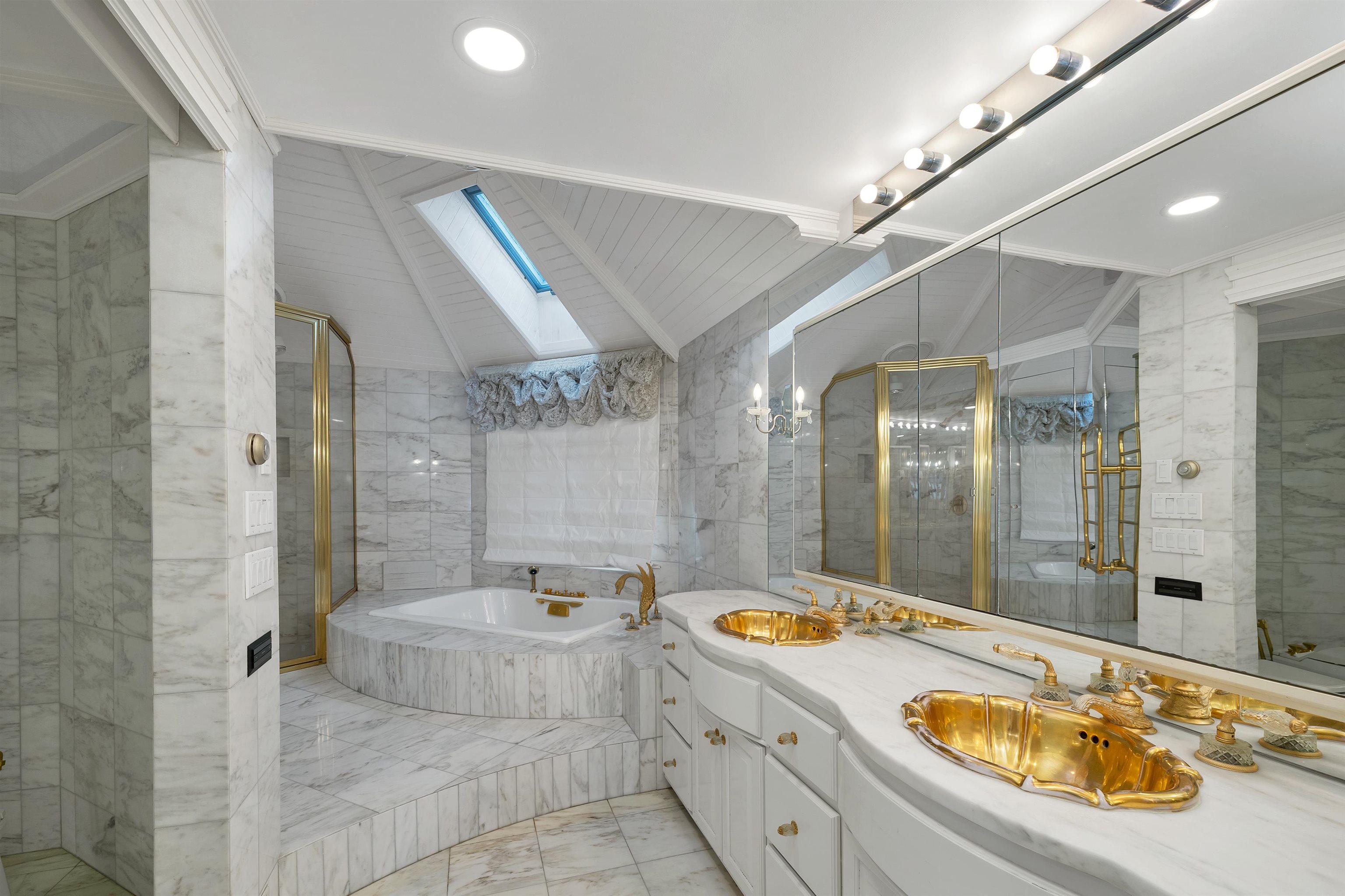 211 Dockham Shore Road