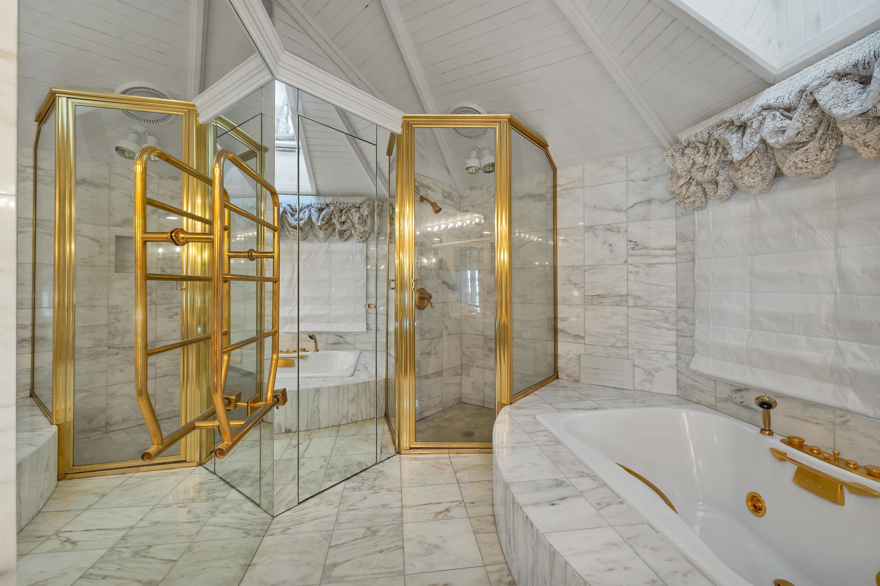 211 Dockham Shore Road