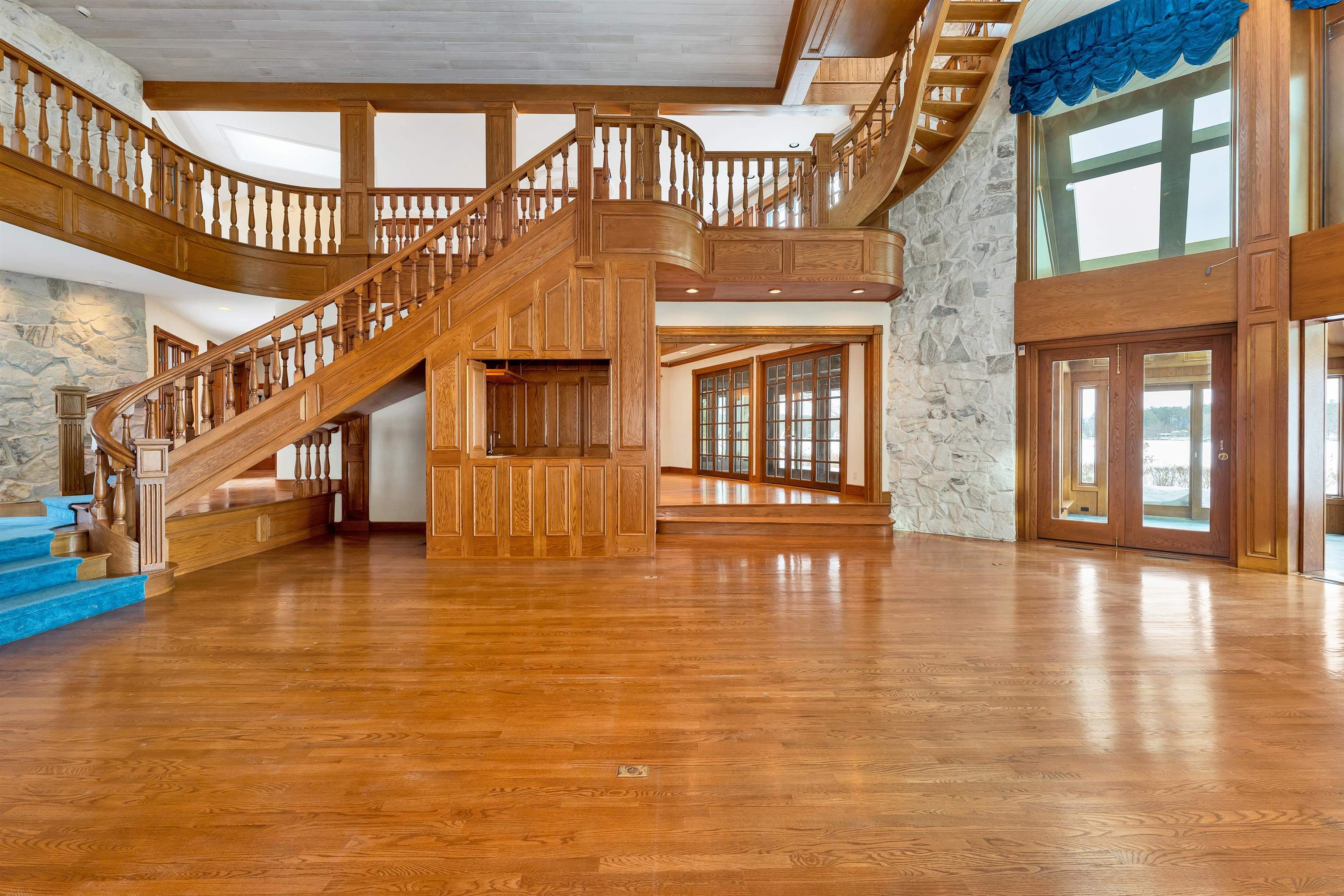 211 Dockham Shore Road