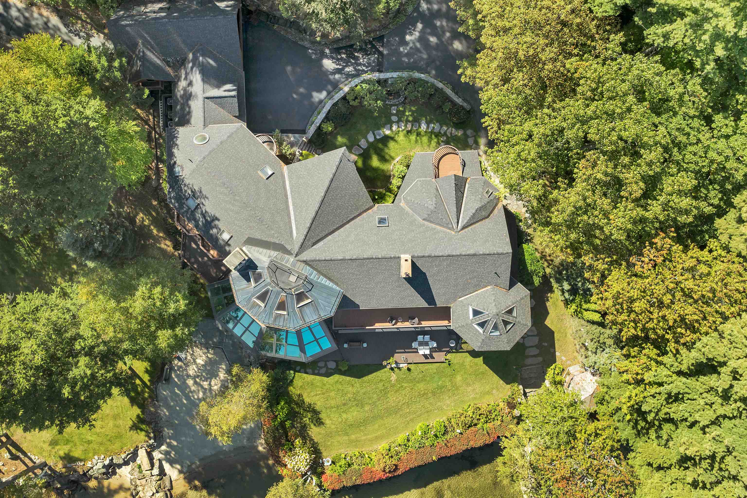 211 Dockham Shore Road