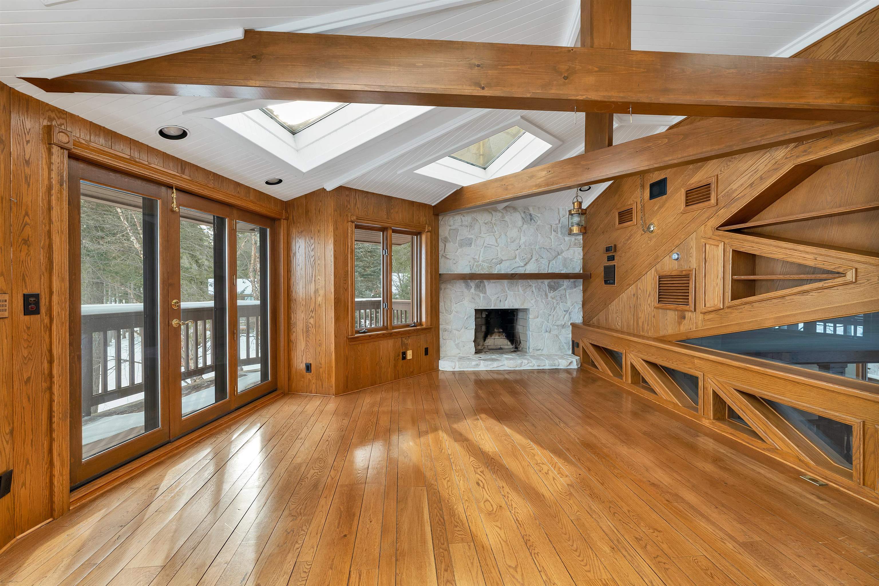 211 Dockham Shore Road