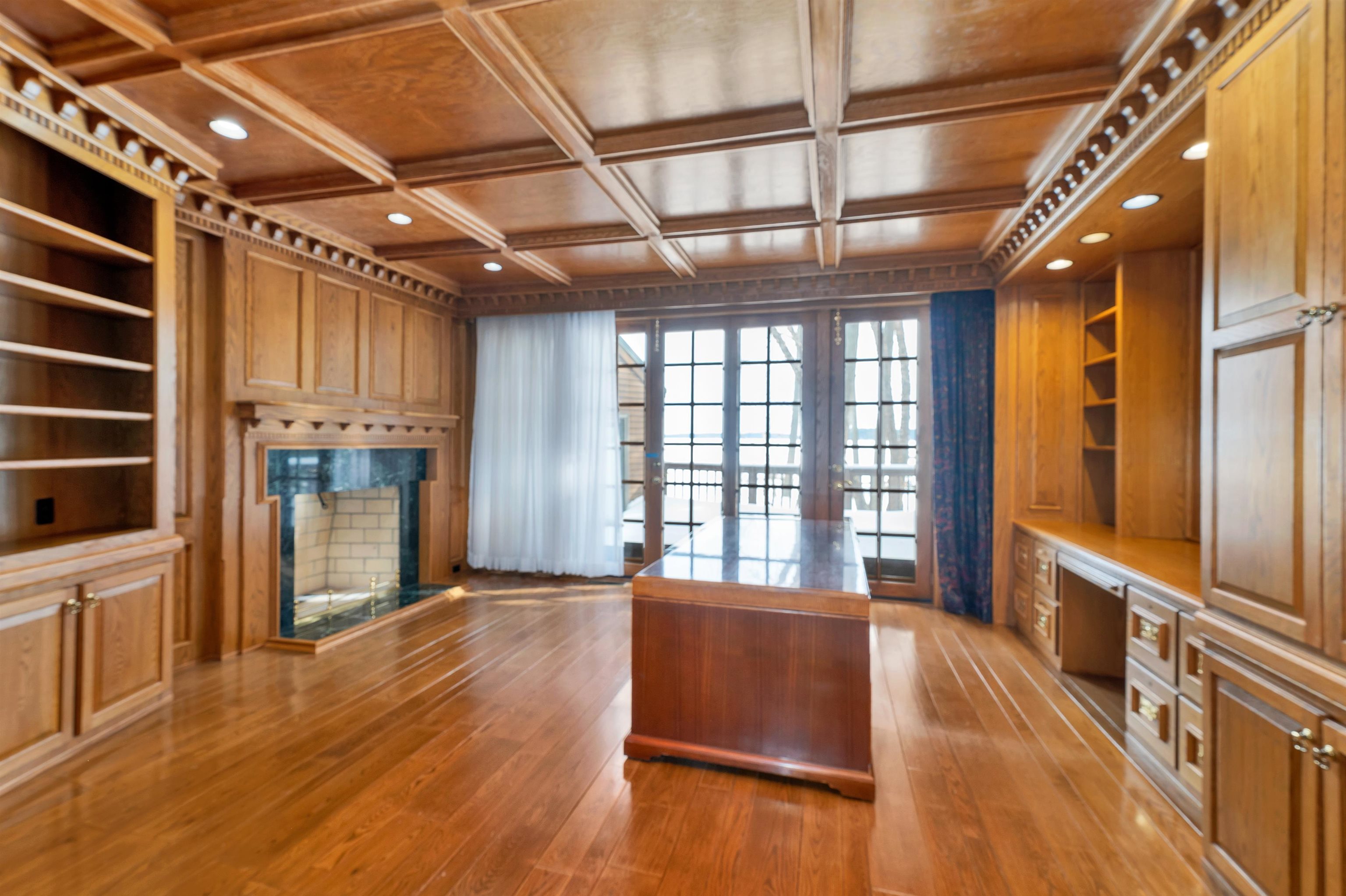 211 Dockham Shore Road