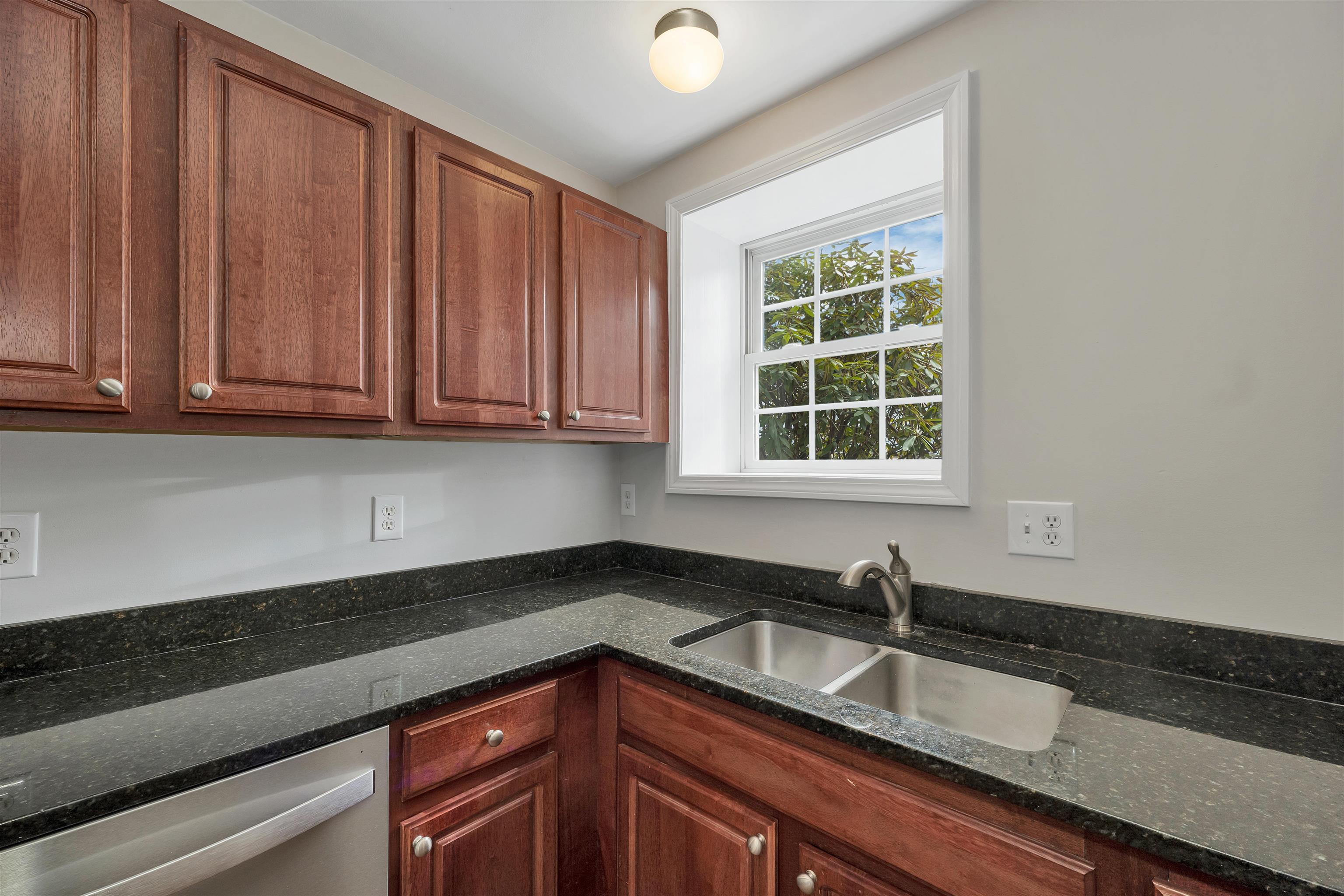 20 Shane Way Unit: 1