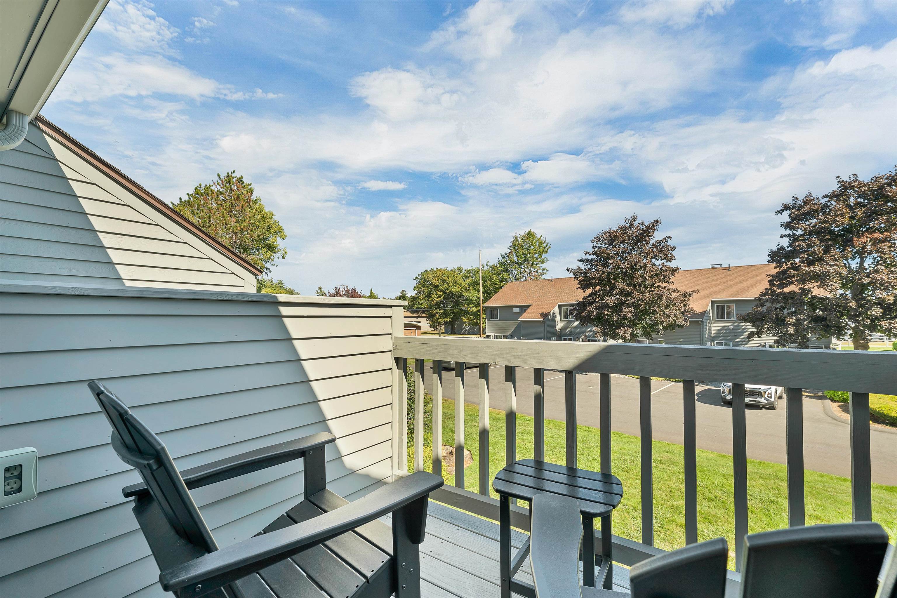 60 Weirs Road Unit: F3