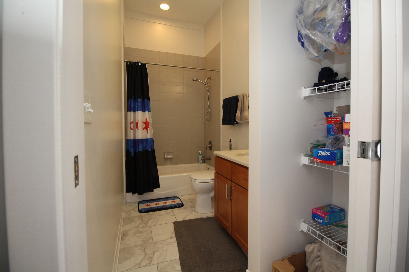 1540 W Fullerton Avenue Unit: 207