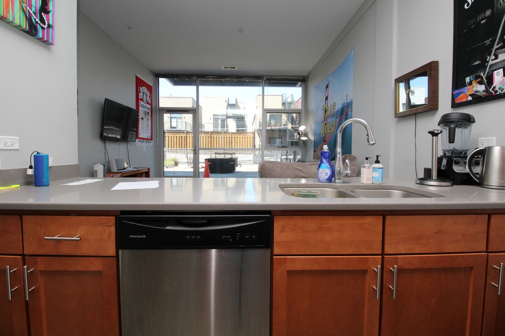 1540 W Fullerton Avenue Unit: 207